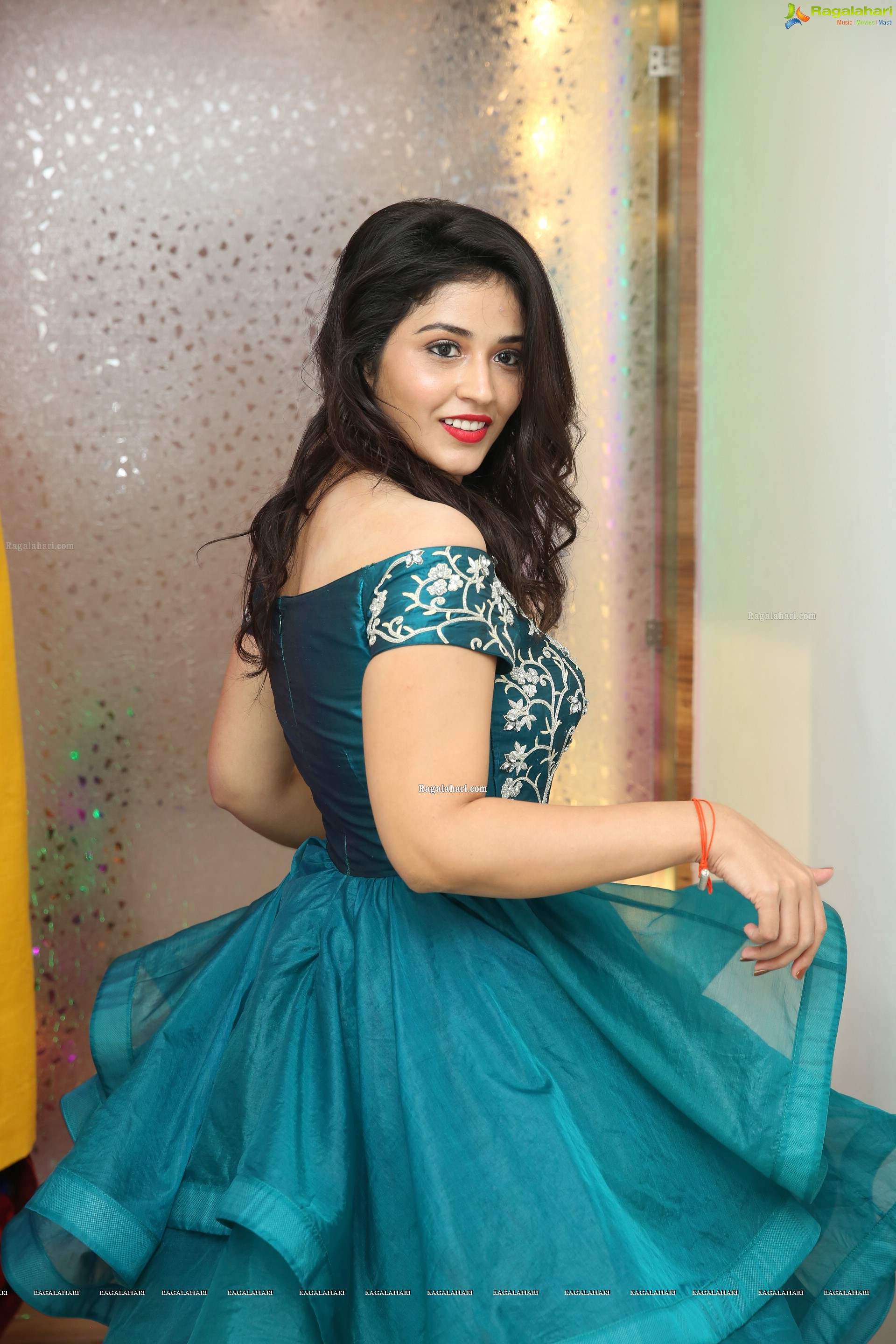 Priyanka Jawalkar @ Deepthi Ganesh's Spectacular Collection Launch - HD Gallery