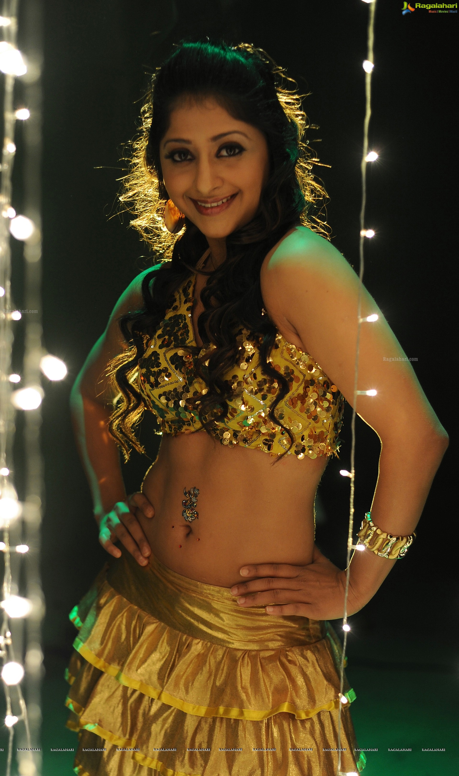 Sneha Kapoor Stills From Chaddi Gang Movie - HD Gallery