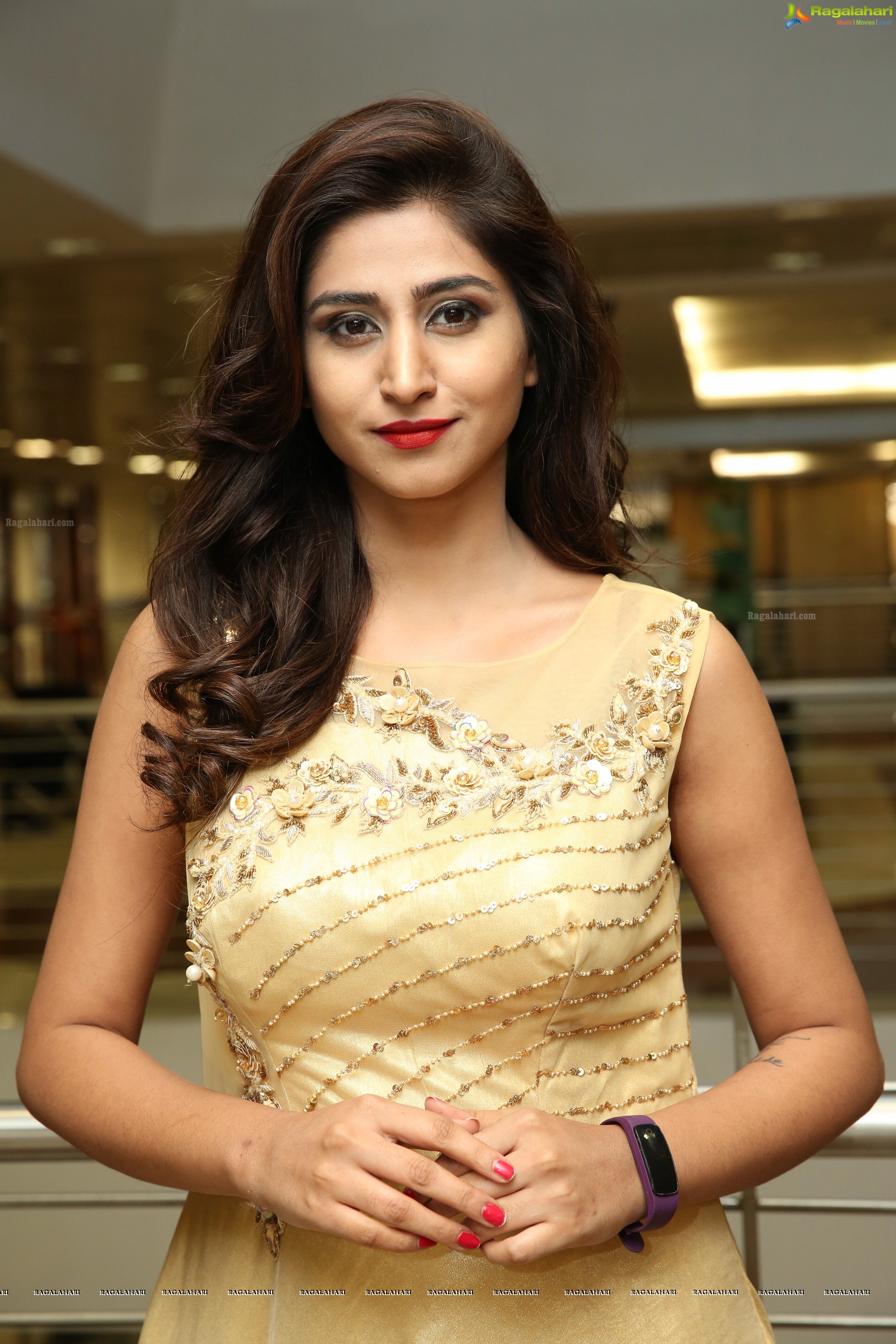 Varshini Sounderajan @ Hi-Life Hi-End Fashion Show & Grand Curtain Raiser - HD Gallery