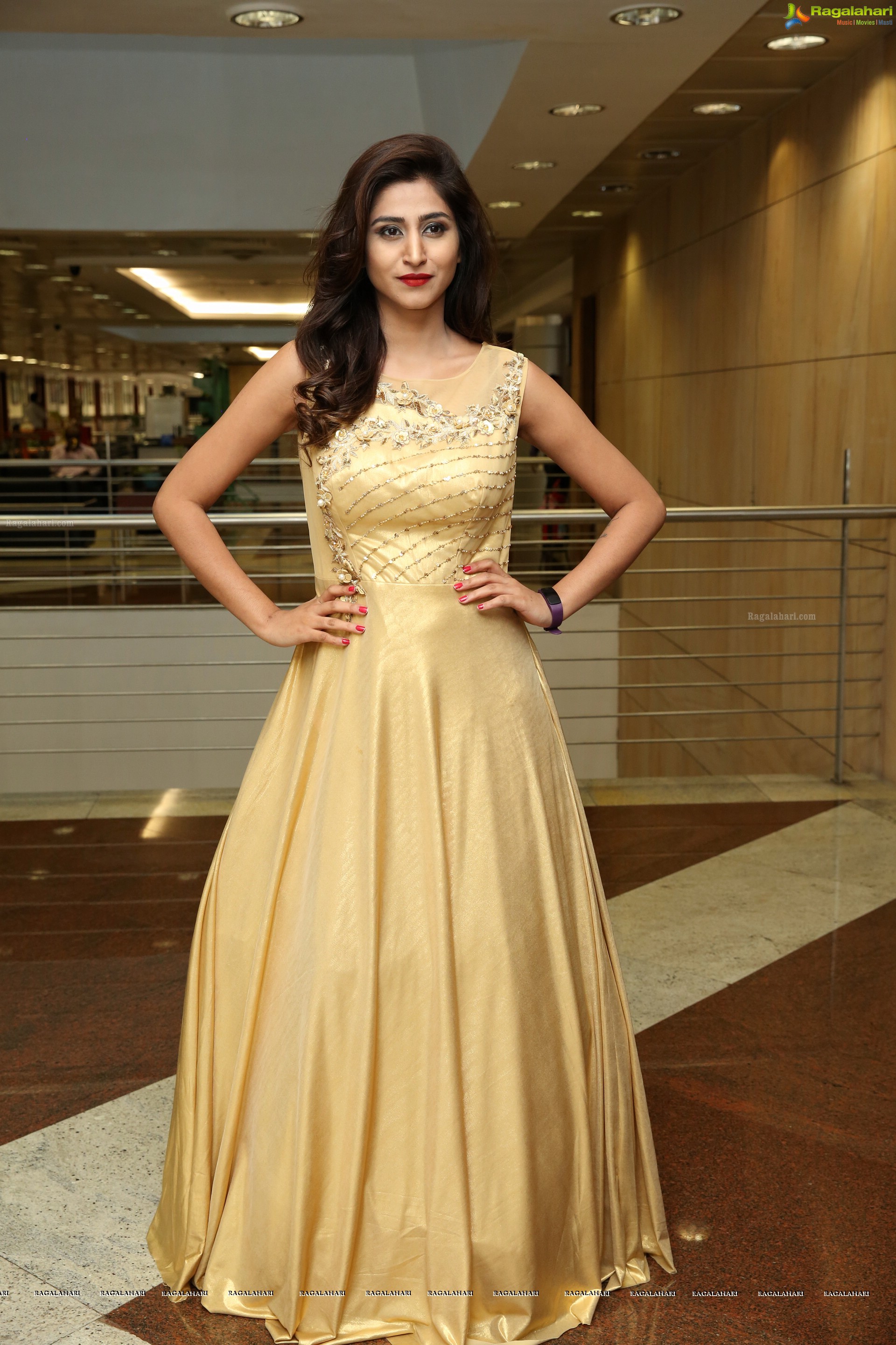 Varshini Sounderajan @ Hi-Life Hi-End Fashion Show & Grand Curtain Raiser - HD Gallery