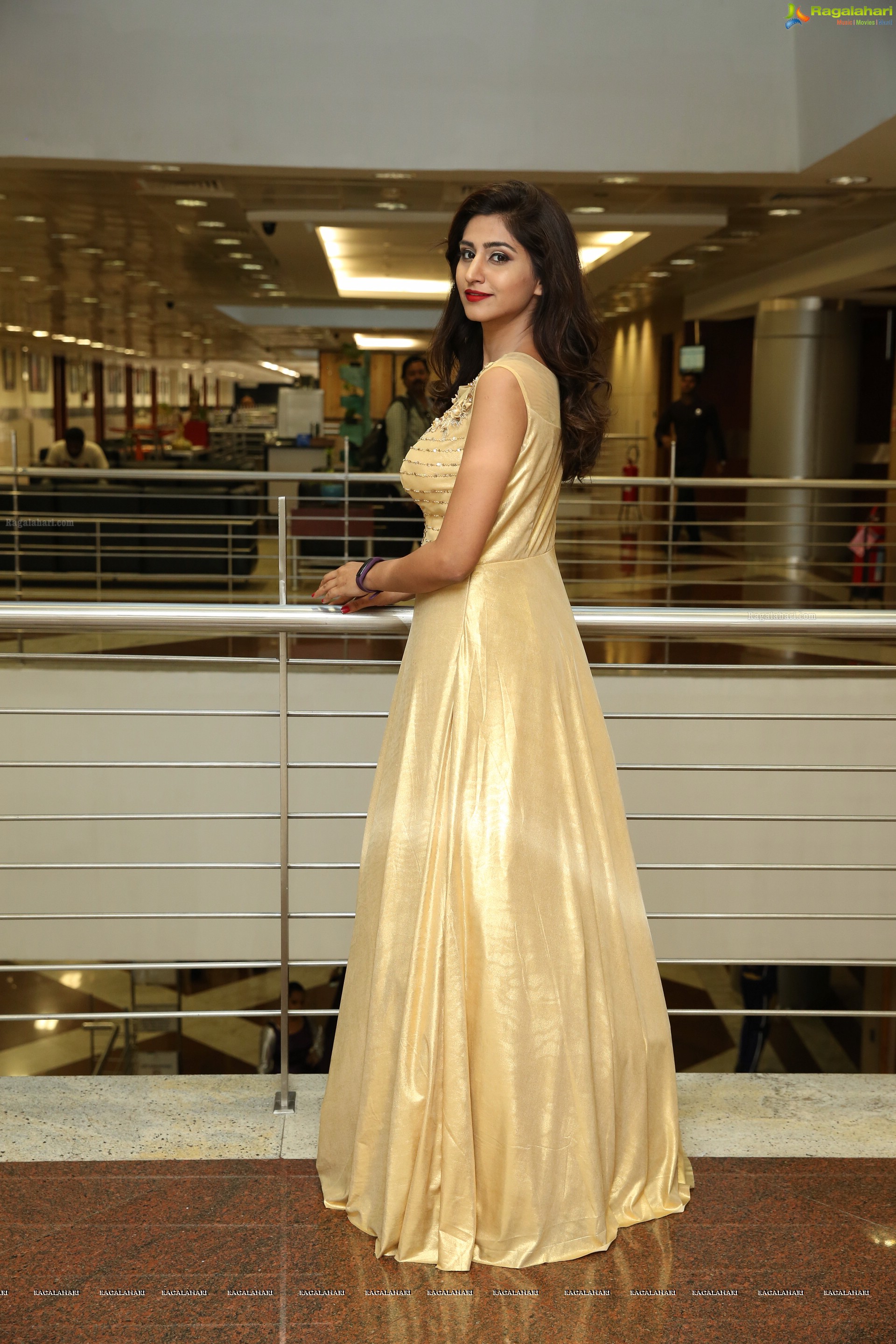 Varshini Sounderajan @ Hi-Life Hi-End Fashion Show & Grand Curtain Raiser - HD Gallery