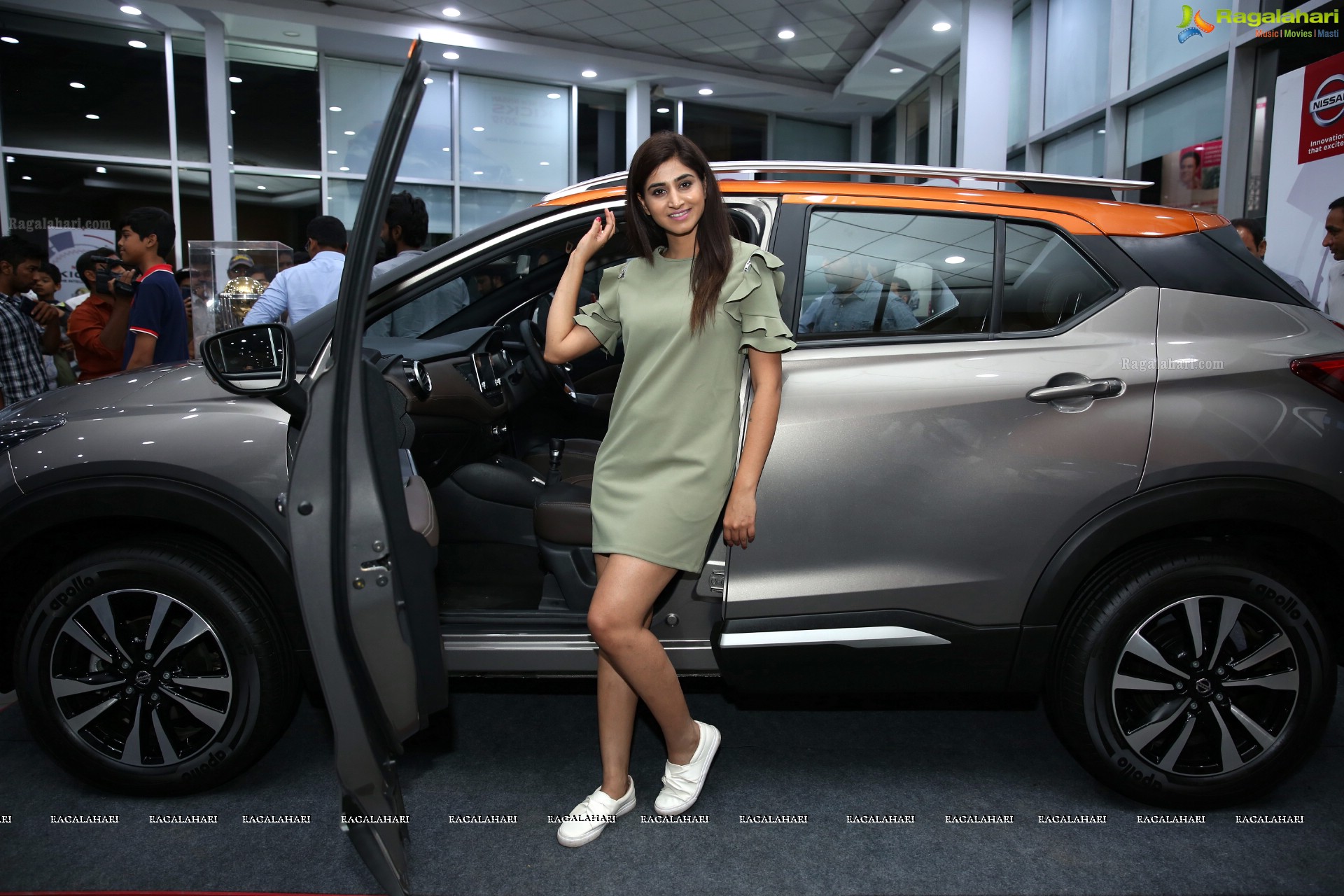 Varshini Sounderajan @ ICC World Cup Trophy Tour at Vibrant Nissan Hyderabad  - HD Gallery