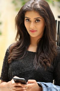 Pooja Jhaveri 