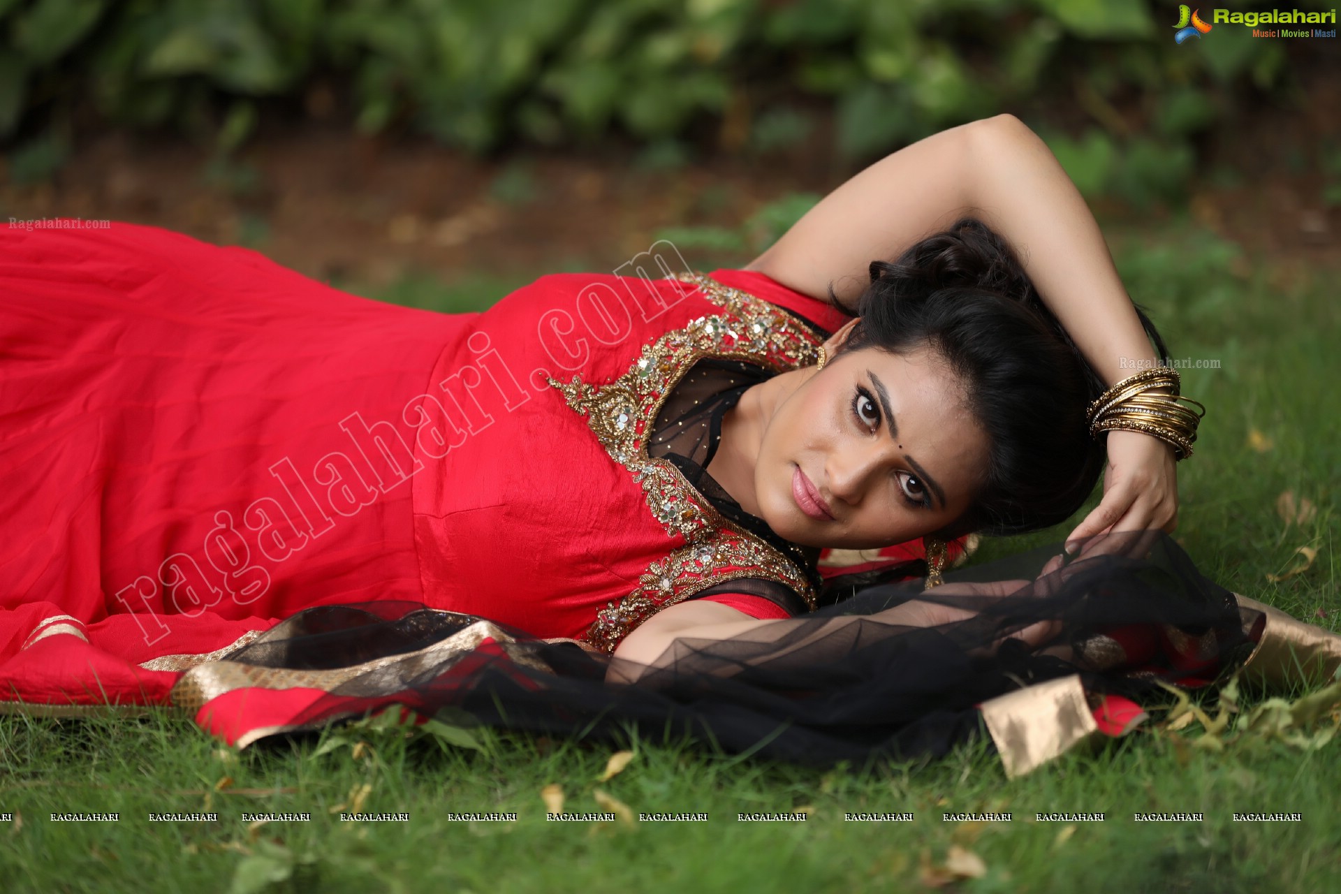 Anusha Parada (Exclusive Photo Shoot) (High Definition)