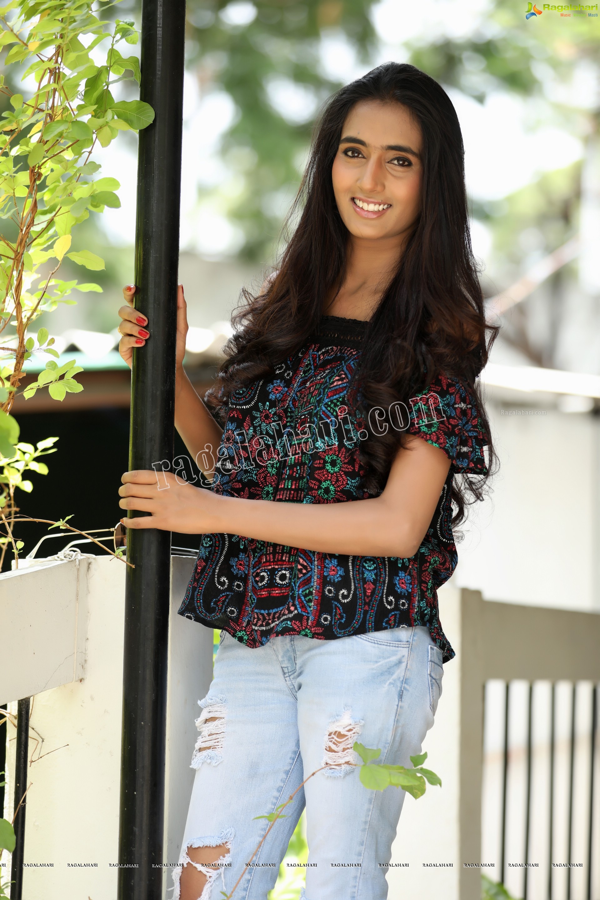 Bharathi Parlli (Exclusive Photo Shoot) (High Definition Photos)