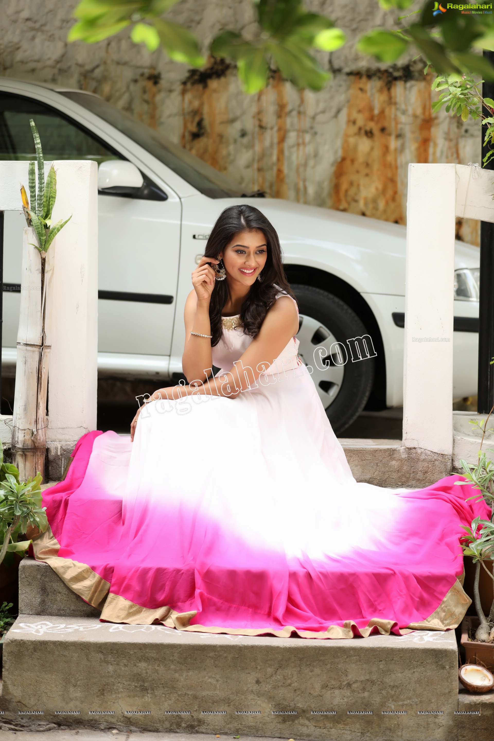 Pooja Jhaveri (Exclusive Photo Shoot) (High Definition Photos)