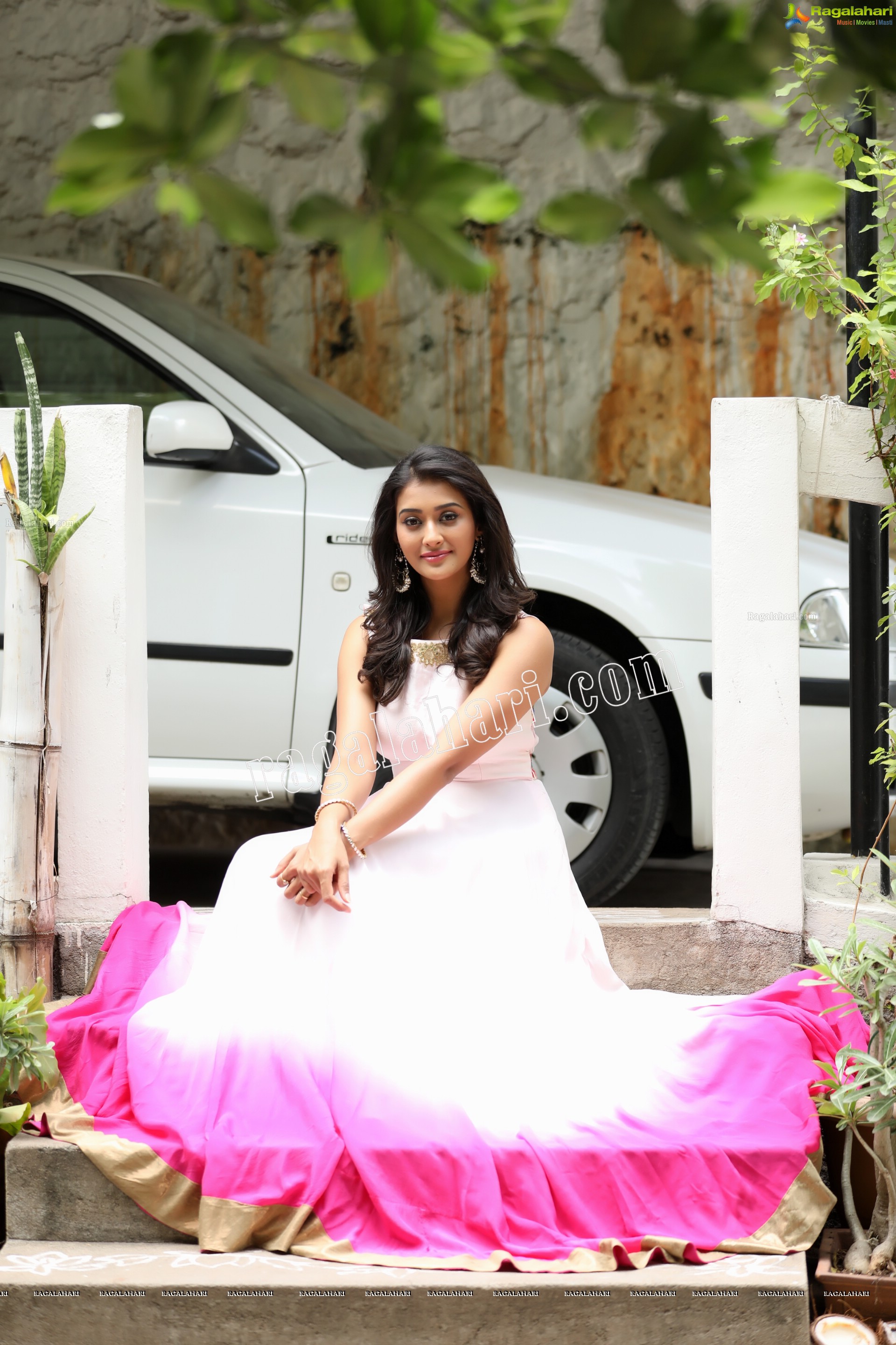 Pooja Jhaveri (Exclusive Photo Shoot) (High Definition Photos)