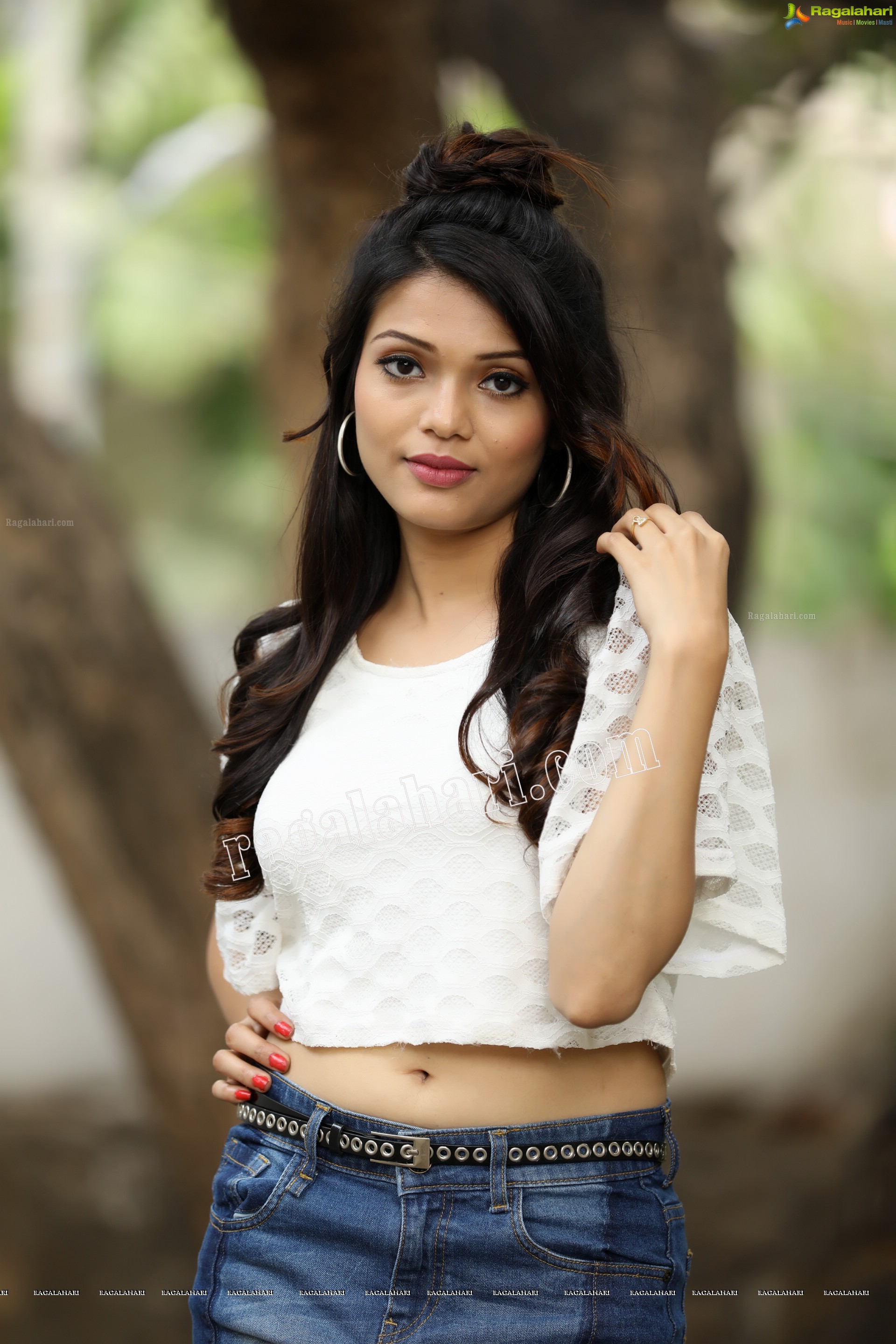 Sahithi Jadi (Exclusive Photo Shoot) (High Definition Photos)