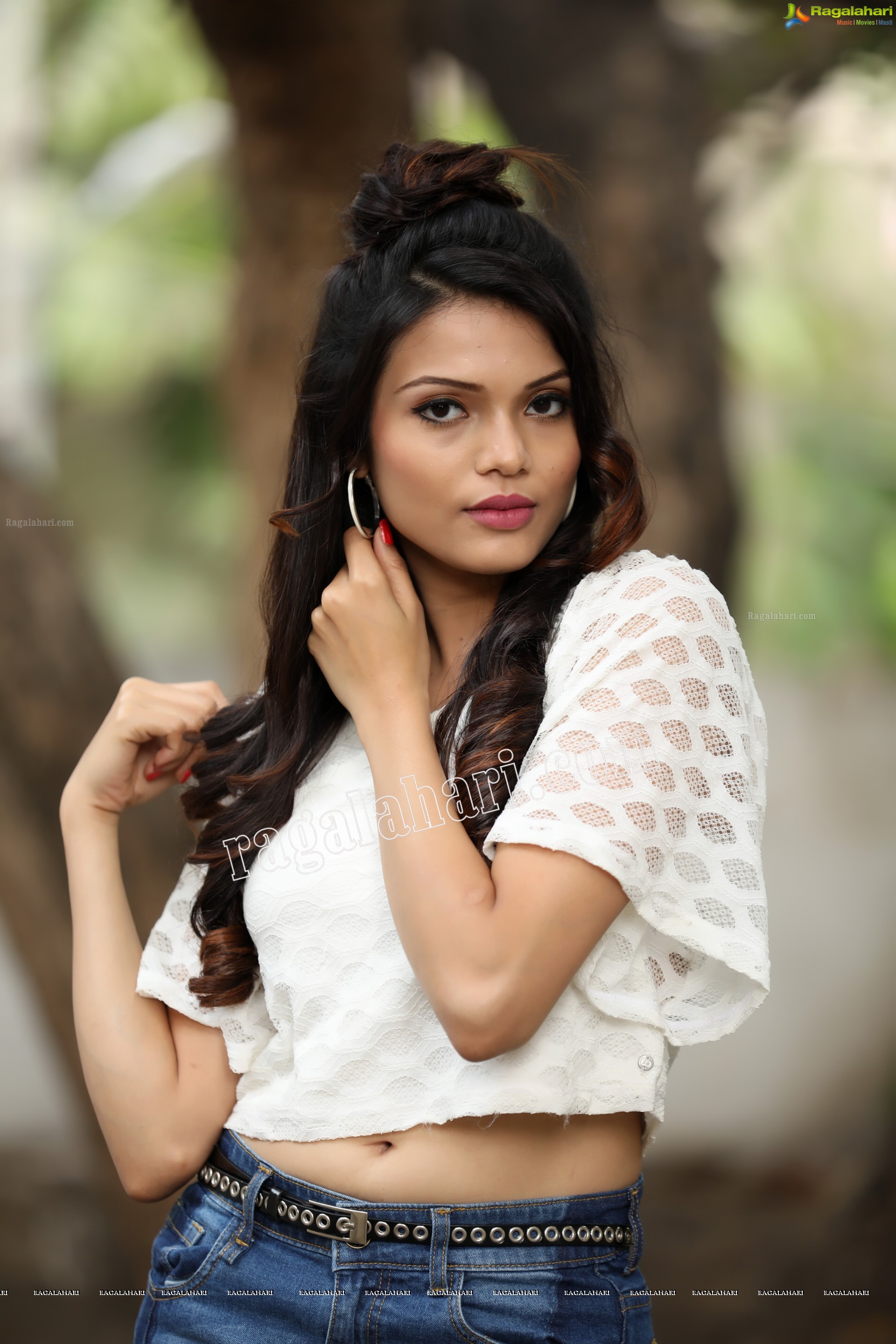 Sahithi Jadi (Exclusive Photo Shoot) (High Definition Photos)