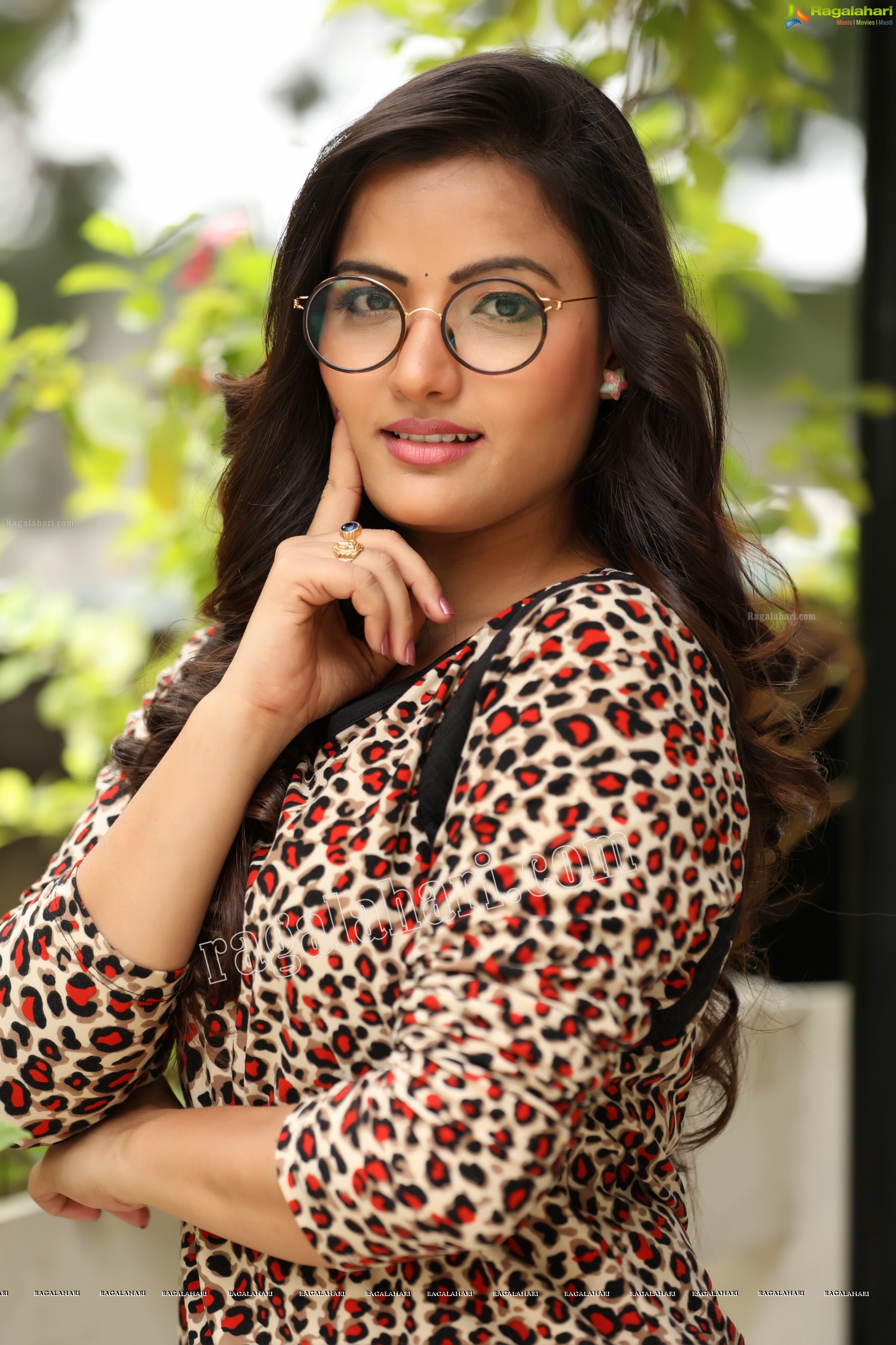 Siri Hanmanth (Exclusive Photo Shoot) (High Definition Photos)