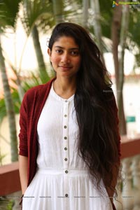 Sai Pallavi @ Padi Padi Leche Manasu Interview