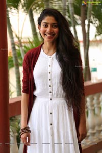 Sai Pallavi @ Padi Padi Leche Manasu Interview