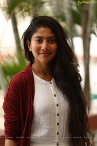 Sai Pallavi @ Padi Padi Leche Manasu Interview