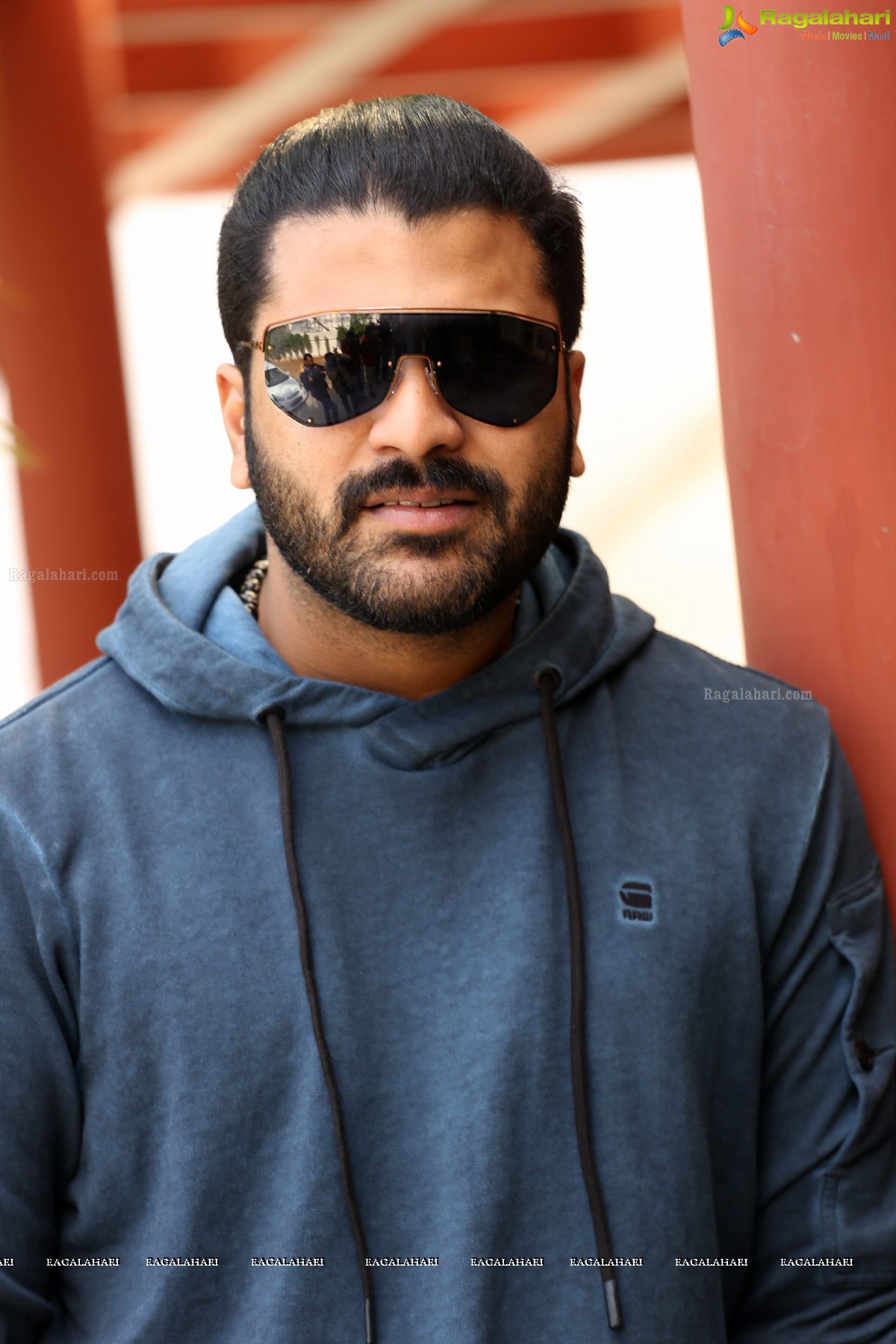 Sharwanand @ Padi Padi Leche Manasu Interview