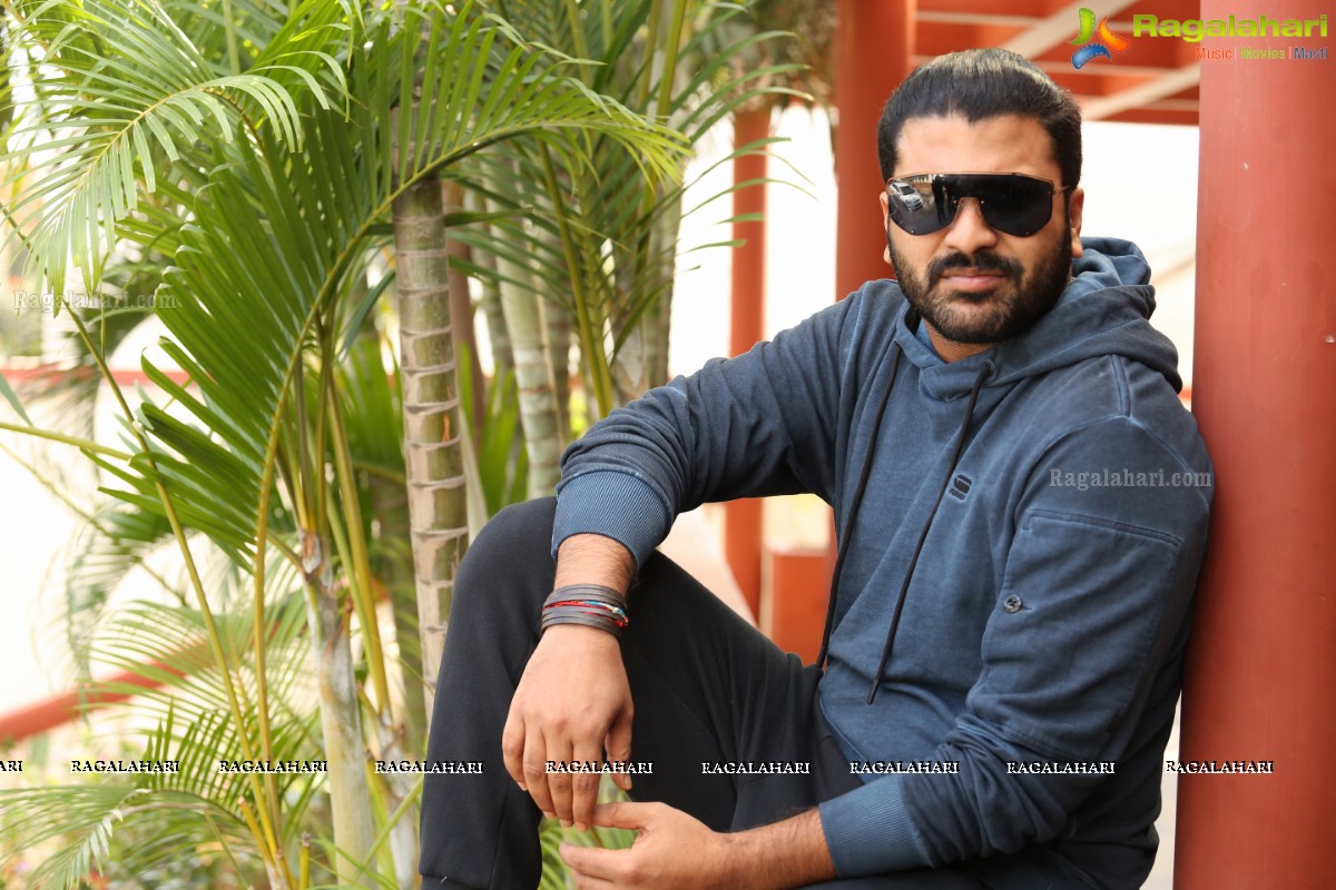 Sharwanand @ Padi Padi Leche Manasu Interview