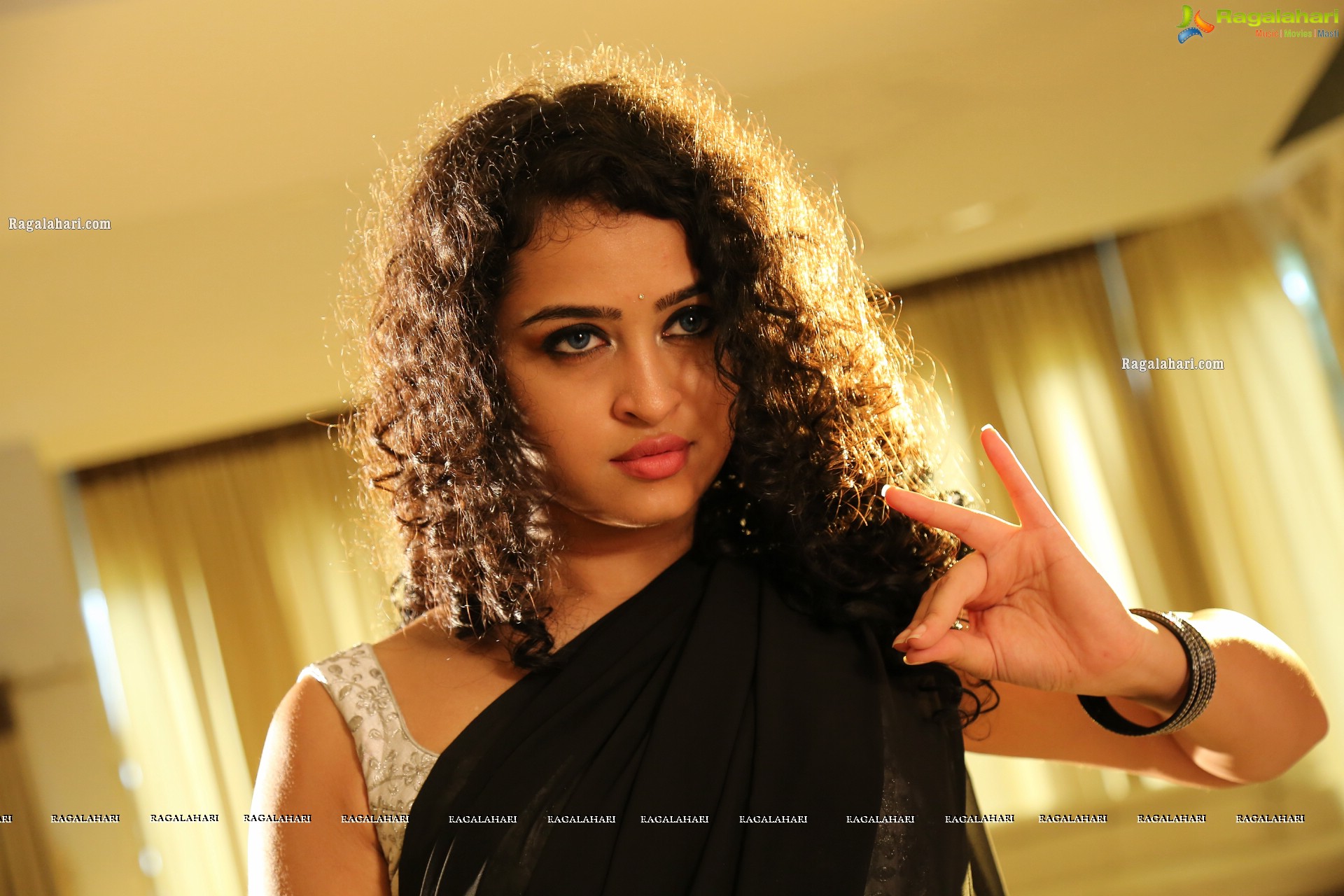 Anketa Maharana Stills From Ullala Ullala Movie - HD Gallery