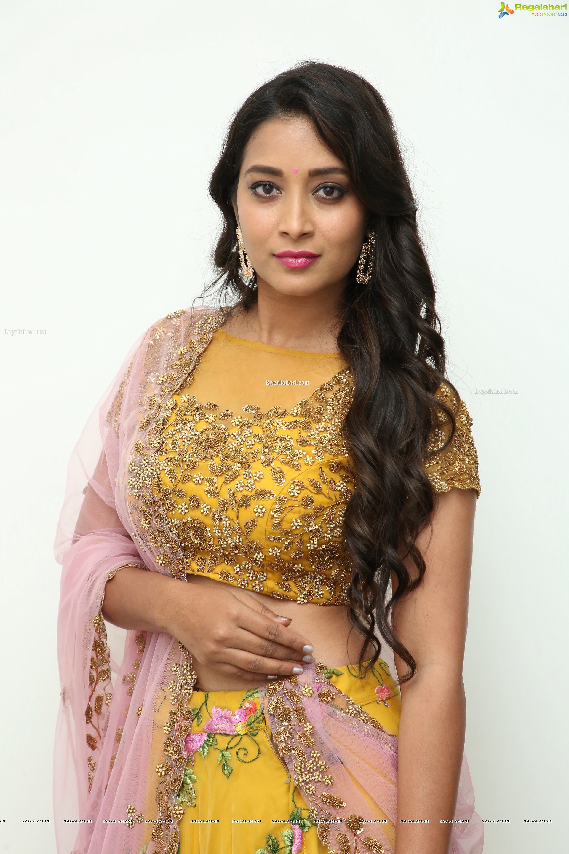 Bhanu Sree at Salon Hair Crush Launch at Manikonda