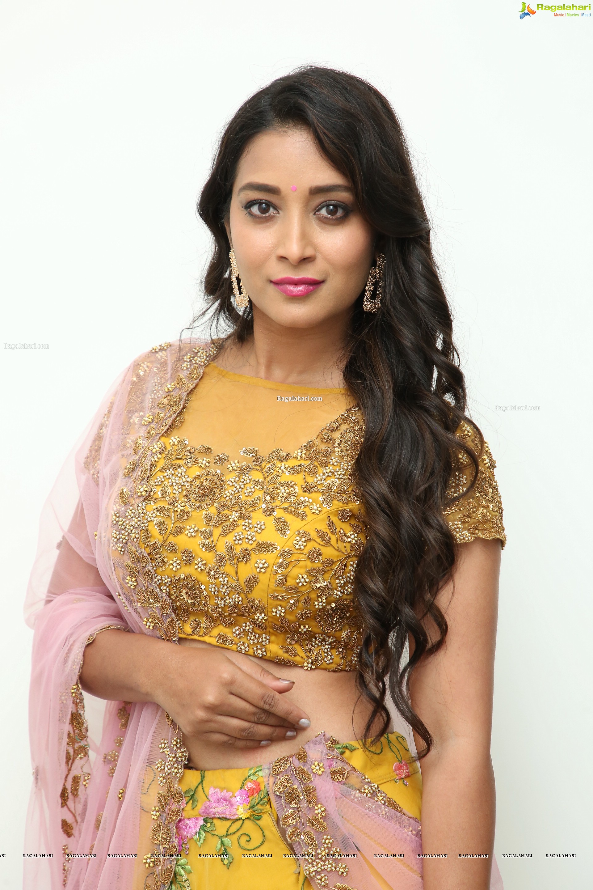 Bhanu Sree at Salon Hair Crush Launch at Manikonda