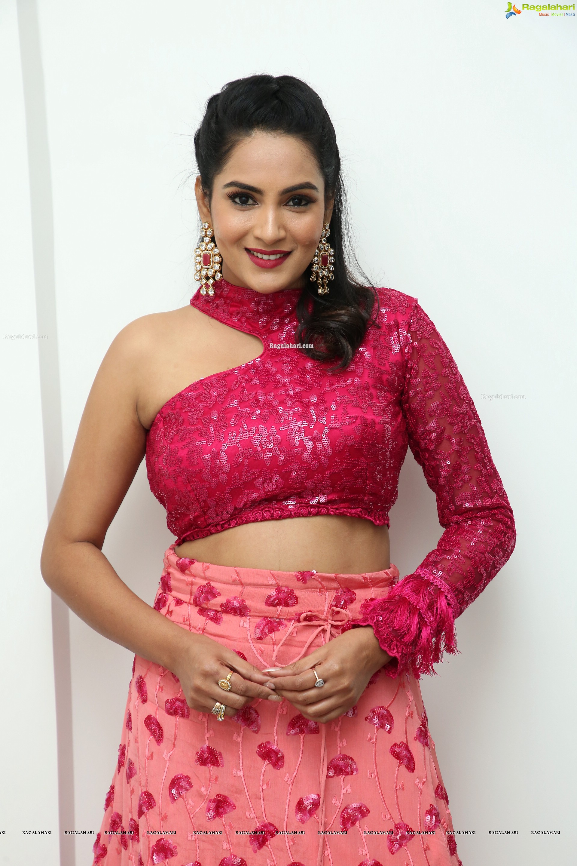 Himaja at Salon Hair Crush Launch at Manikonda - HD Gallery