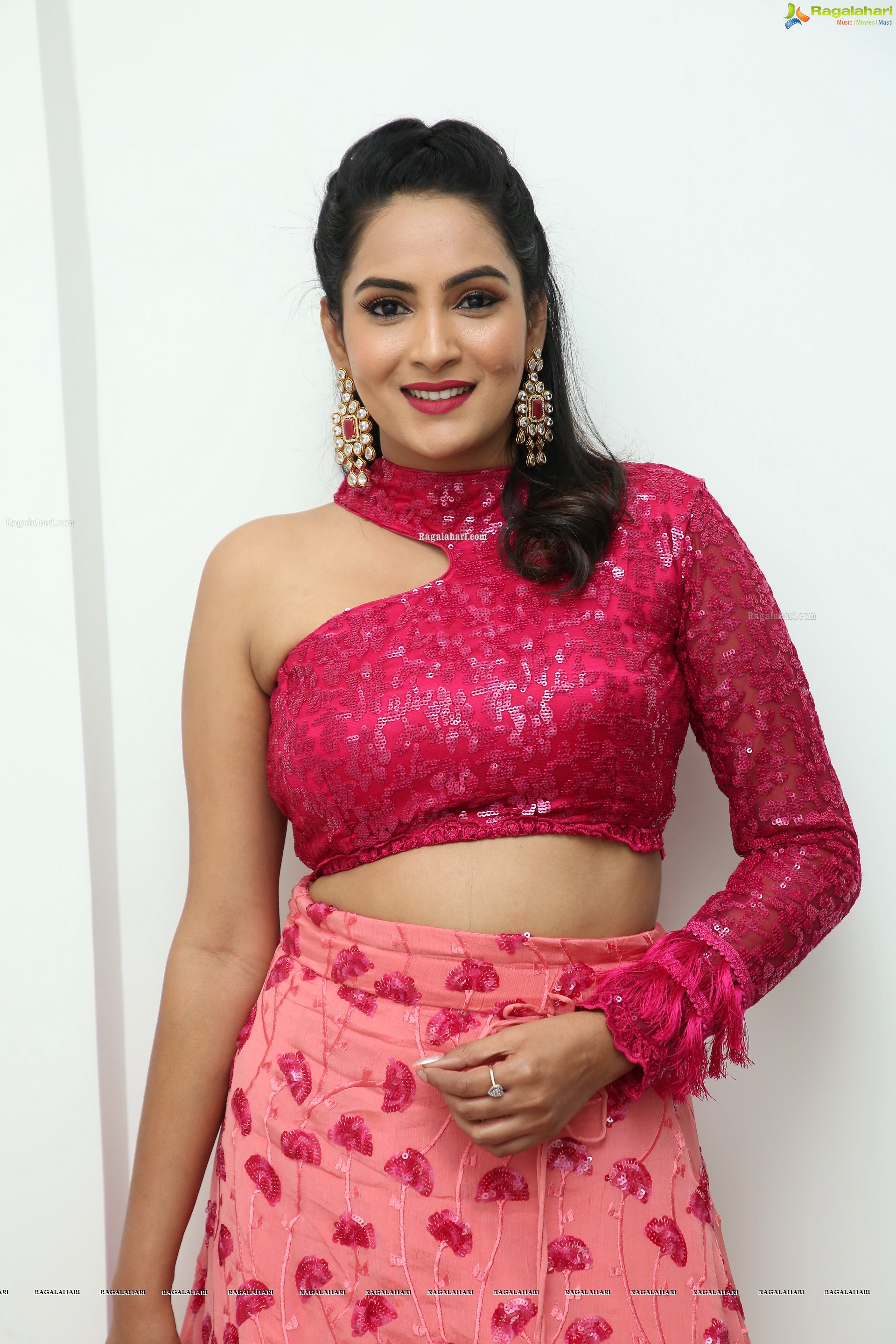 Himaja at Salon Hair Crush Launch at Manikonda - HD Gallery