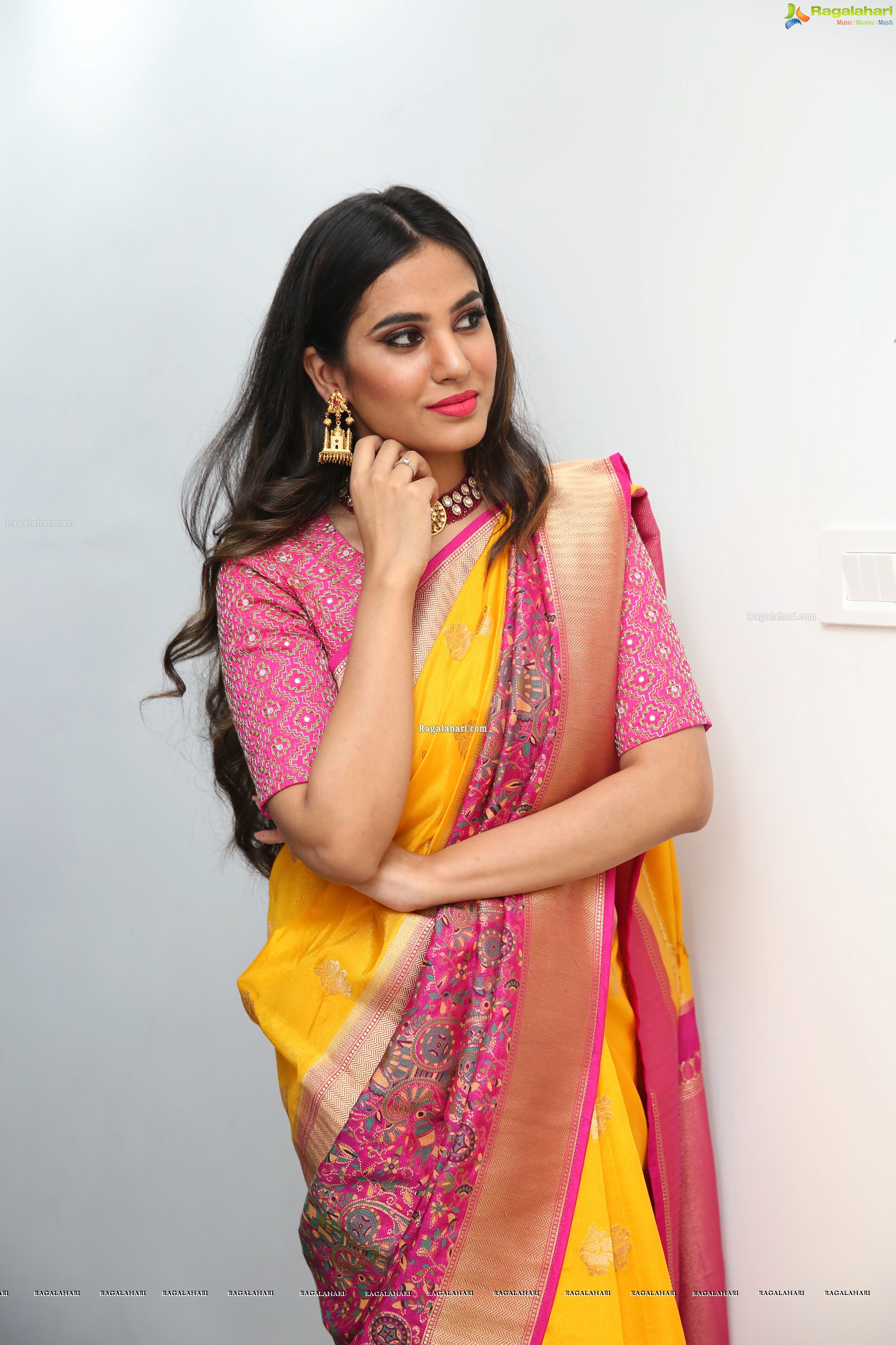 Jahnavi Rao at Sri Krishna Silks Exclusive Weaves at Banjara Hills Curtain Raiser - HD Gallery