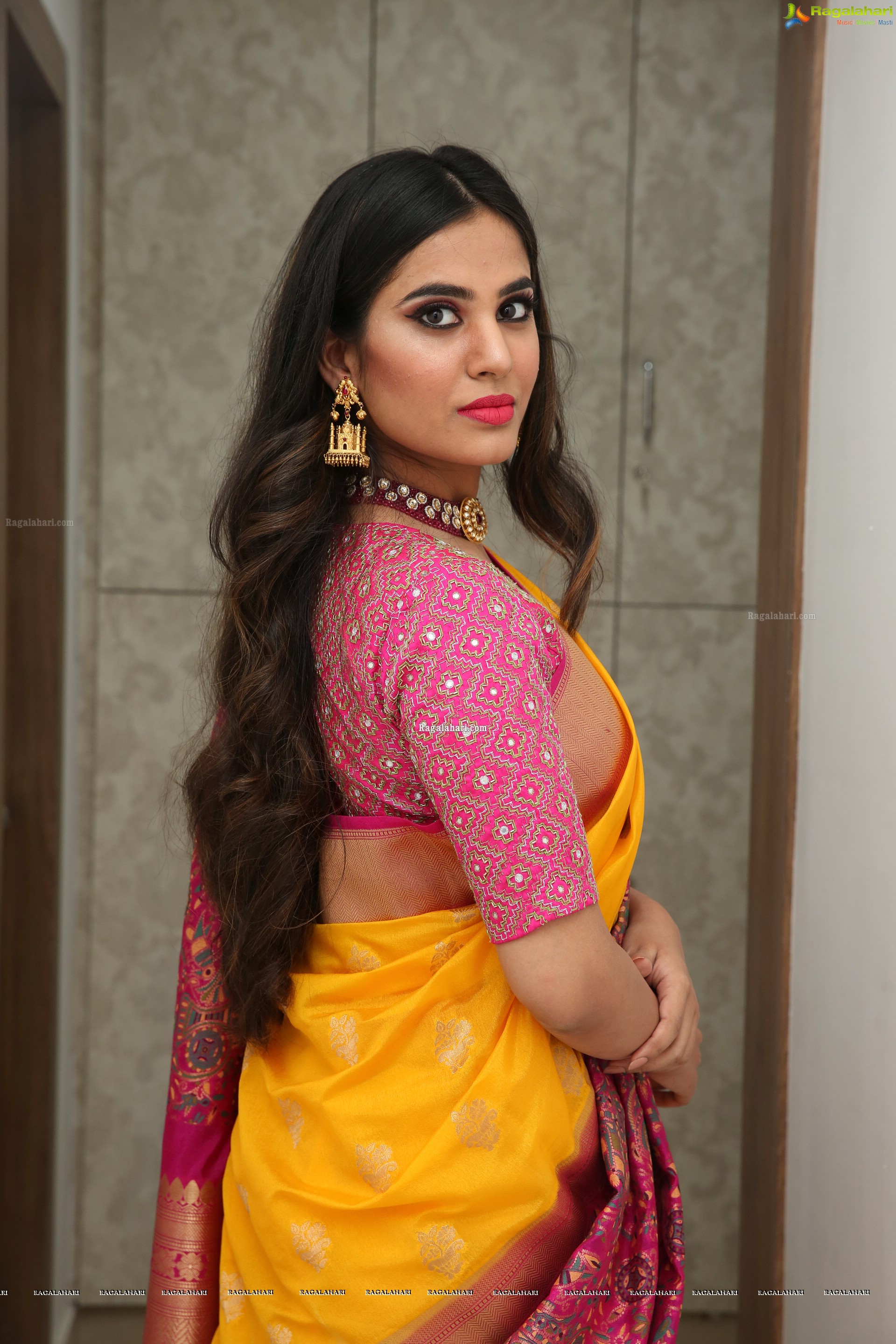 Jahnavi Rao at Sri Krishna Silks Exclusive Weaves at Banjara Hills Curtain Raiser - HD Gallery