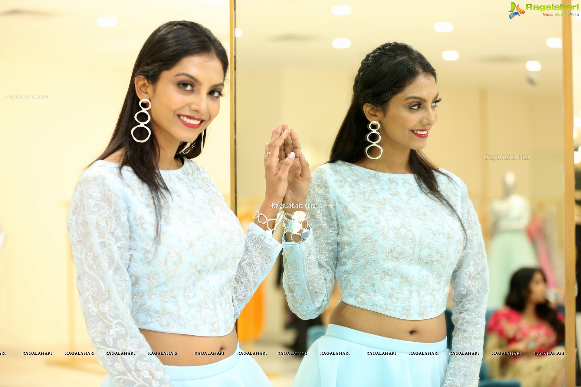 Madhu Sri Gupta at Atelier Fashion Showcase at Sarath City Mall - HD Gallery