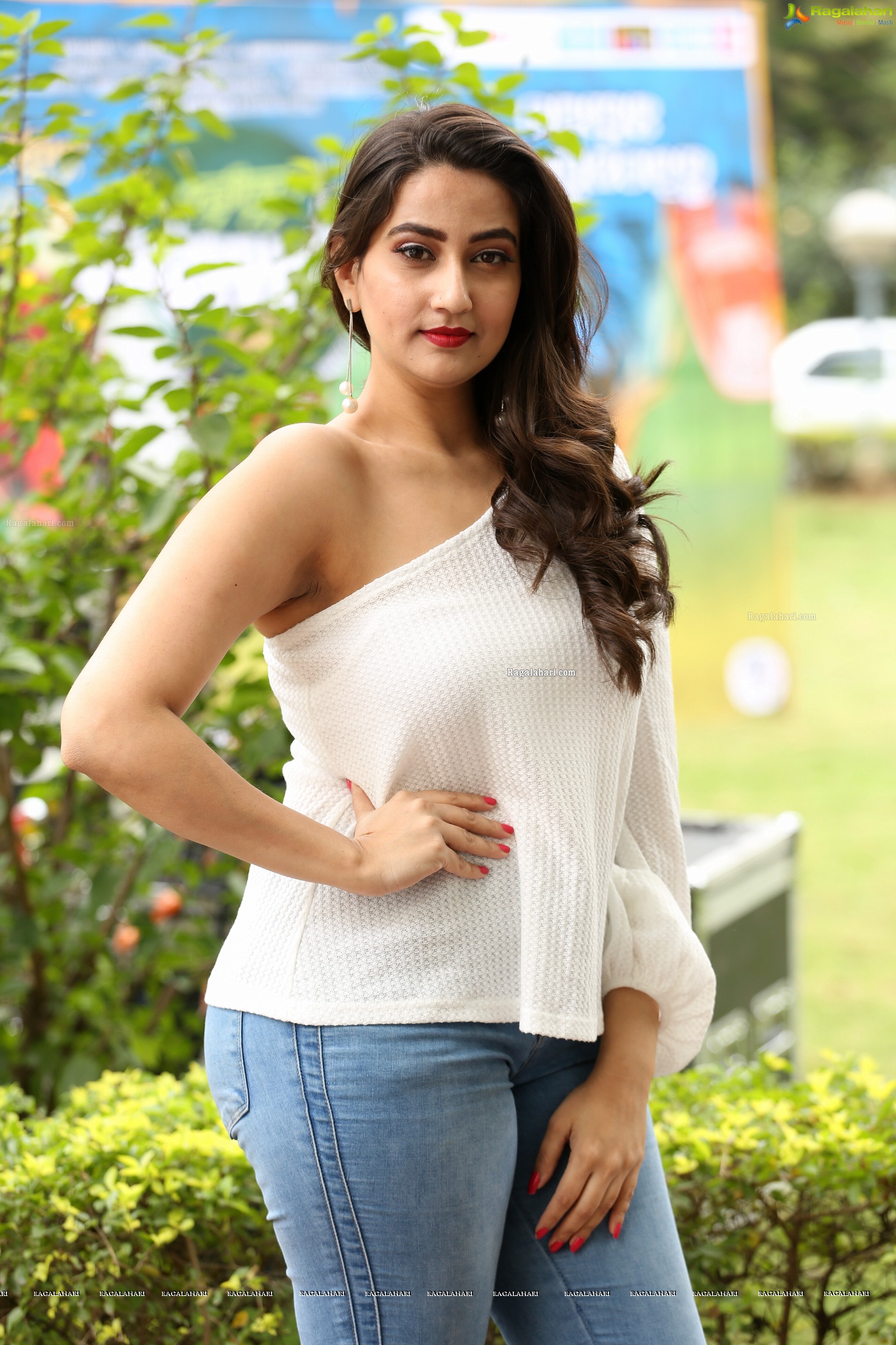 Manjusha at Madhanam Movie Trailer Launch - HD Gallery