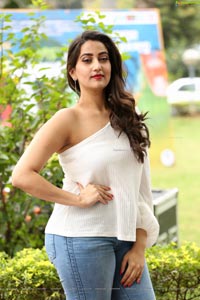 Manjusha at Madhanam Movie Trailer Launch