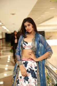 Naziya Khan at Hi-Life Fashion Show