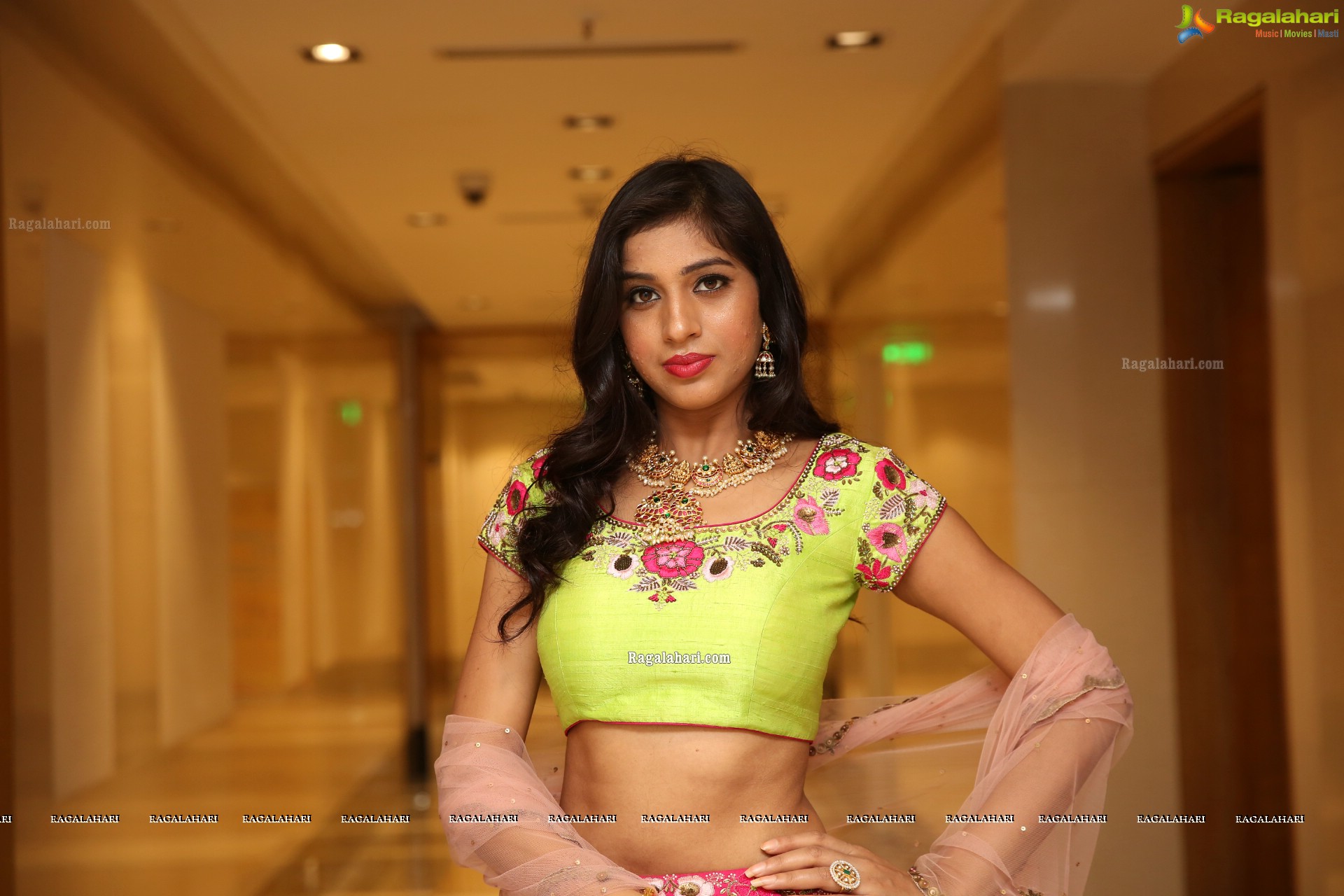 Naziya Khan at UE The Jewellery Expo 66th Edition Curtain Raiser & Fashion Show - HD Gallery