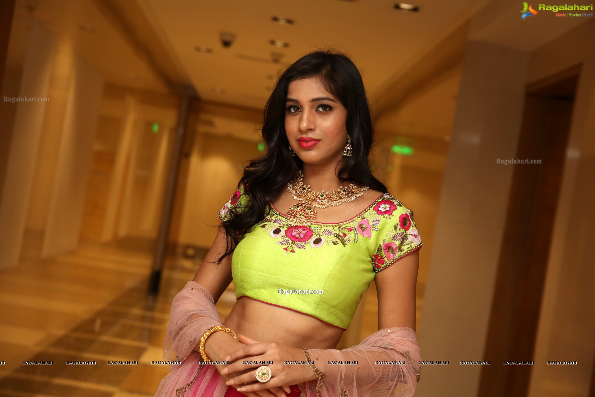 Naziya Khan at UE The Jewellery Expo 66th Edition Curtain Raiser & Fashion Show - HD Gallery