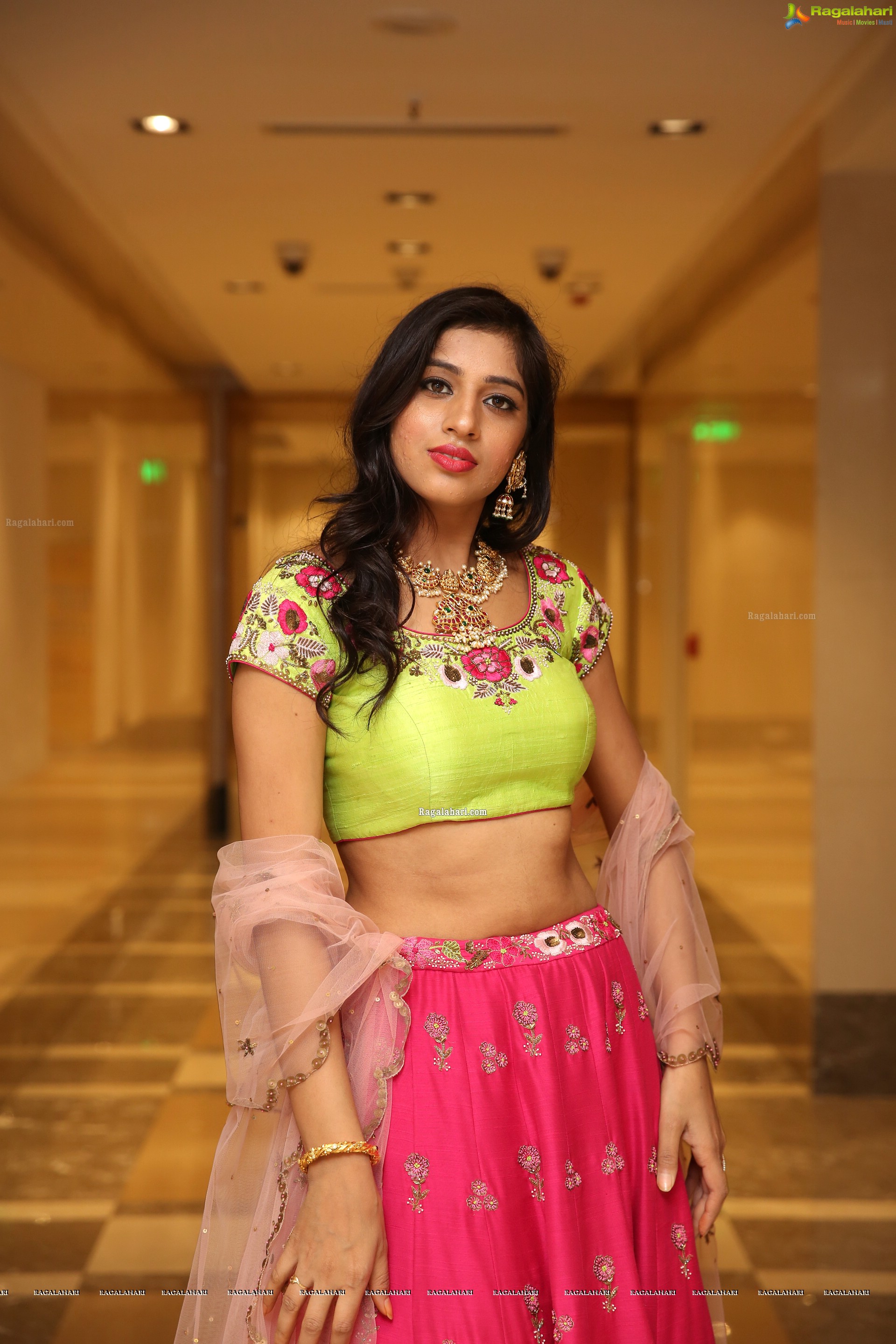 Naziya Khan at UE The Jewellery Expo 66th Edition Curtain Raiser & Fashion Show - HD Gallery