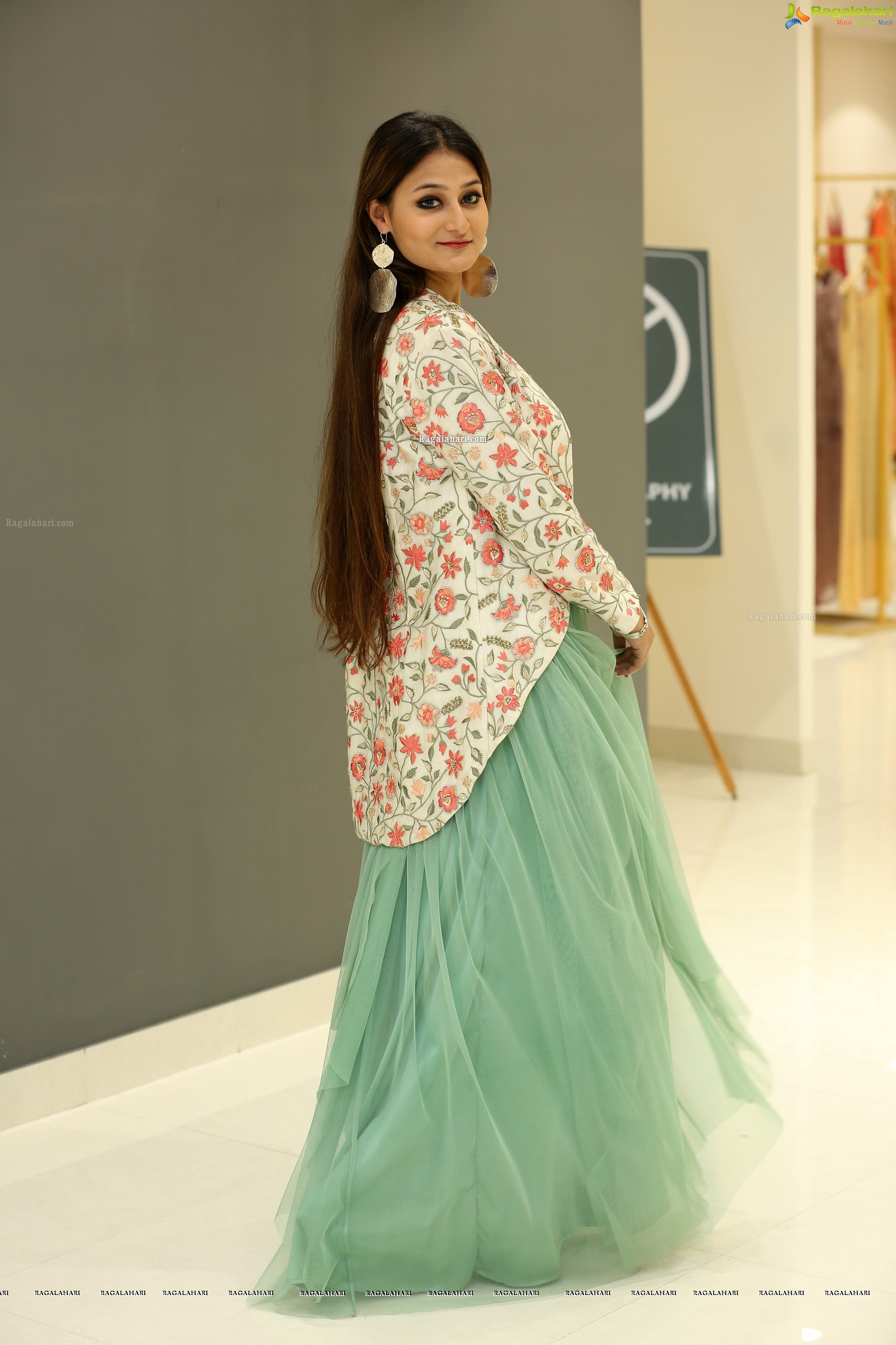 Nilofer Haidry at Atelier Fashion Showcase at Sarath City Mall - HD Gallery