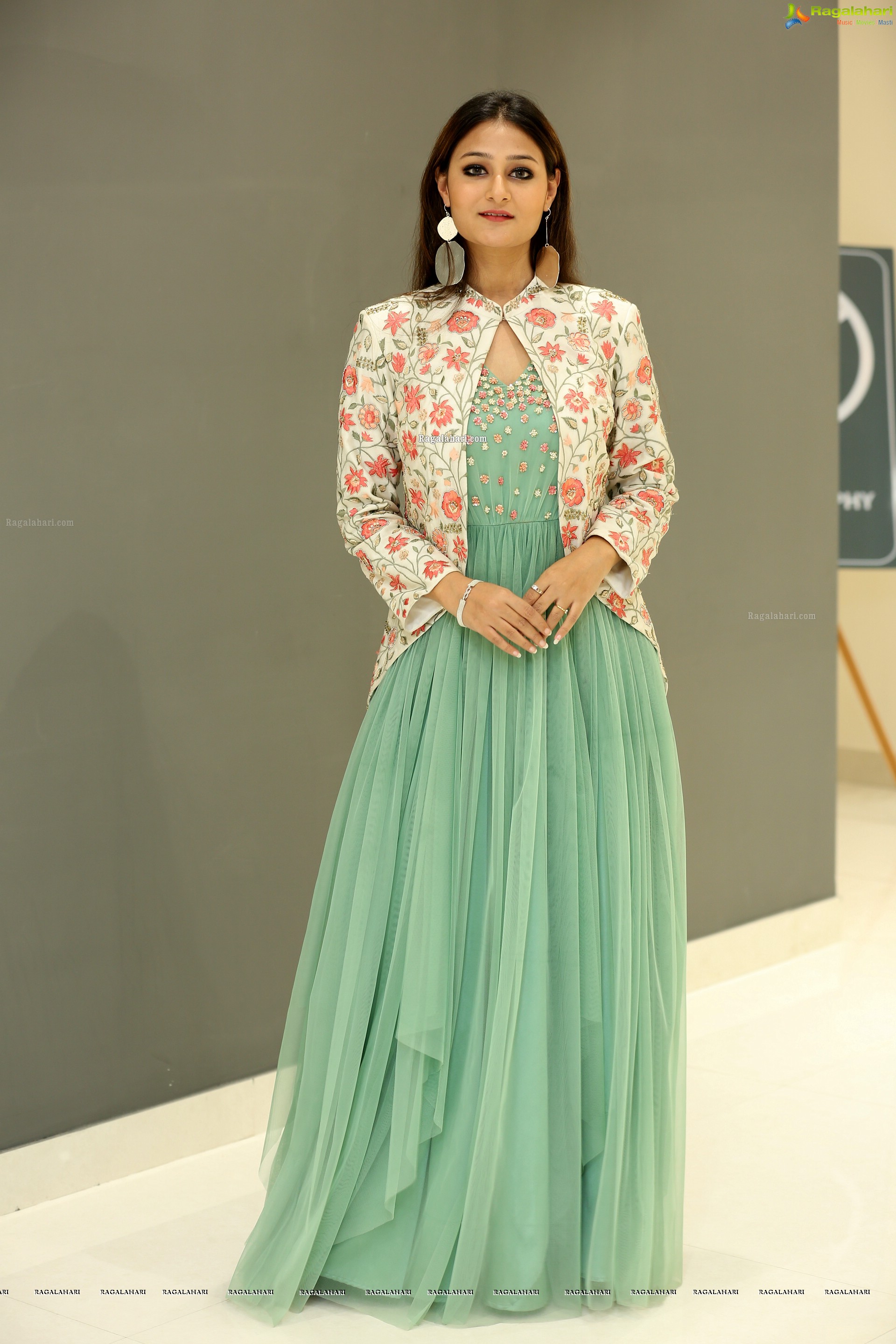 Nilofer Haidry at Atelier Fashion Showcase at Sarath City Mall - HD Gallery