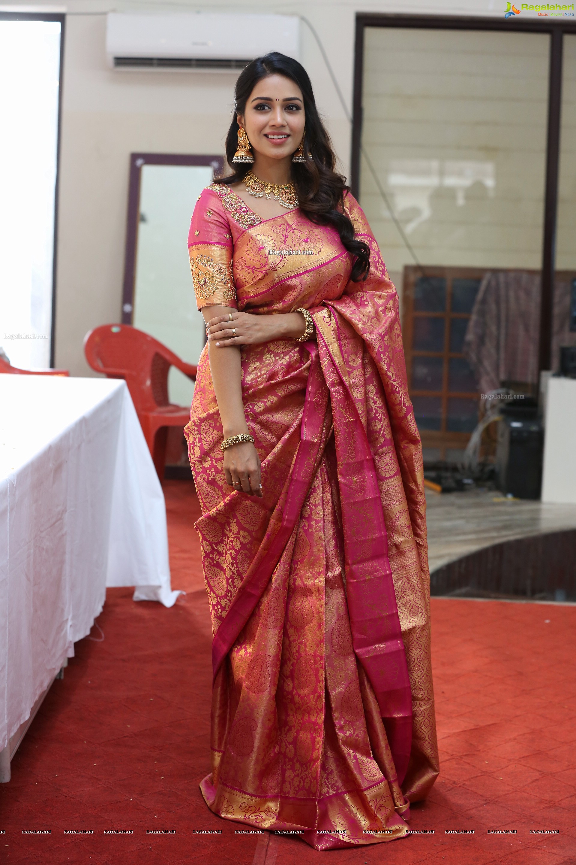 Nivetha Pethuraj at CMR Shopping Mall Mahaa Sale Exhibition Launch - HD Gallery