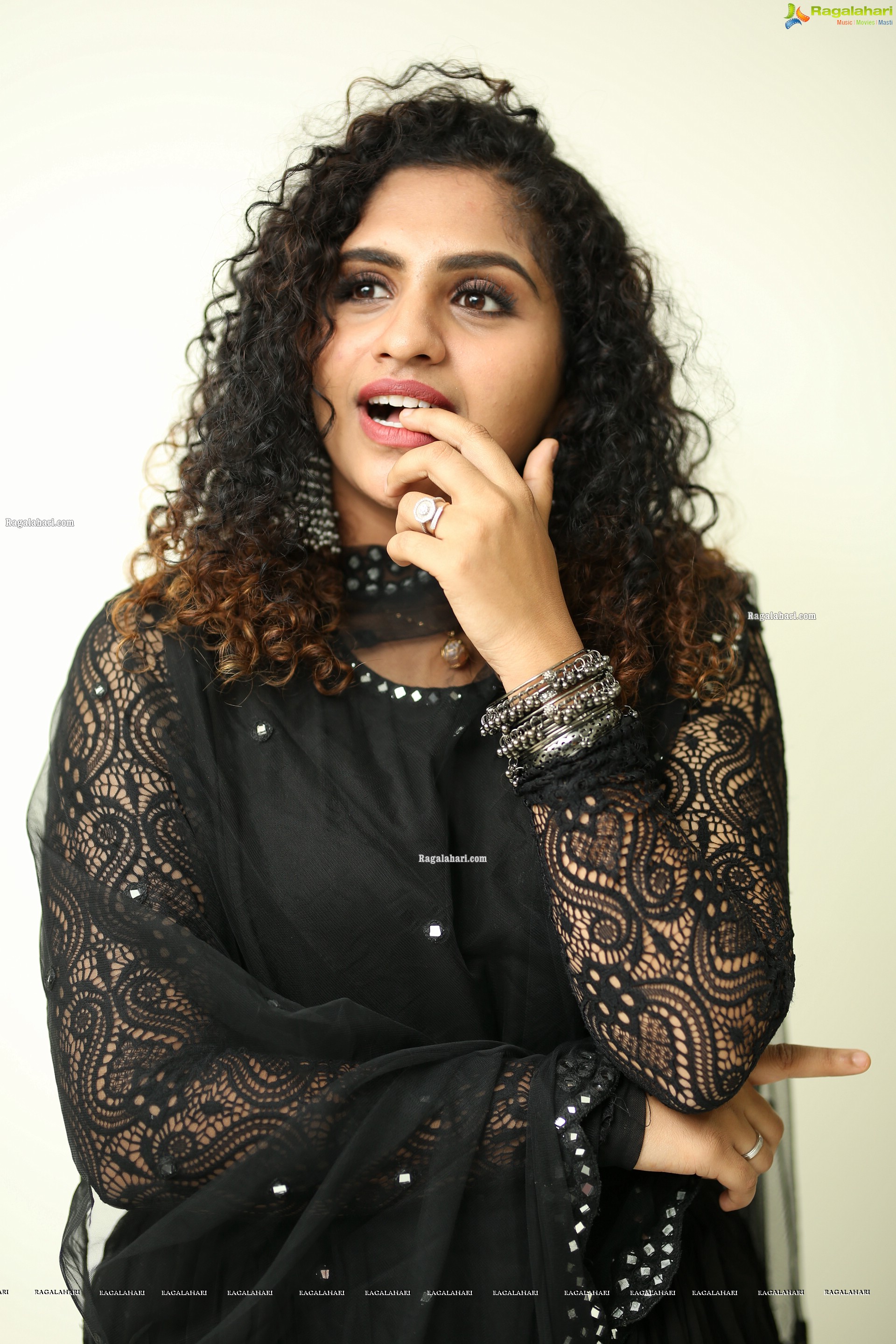 Noorin Sherif at Ullala Ullala Movie Interview - HD Gallery