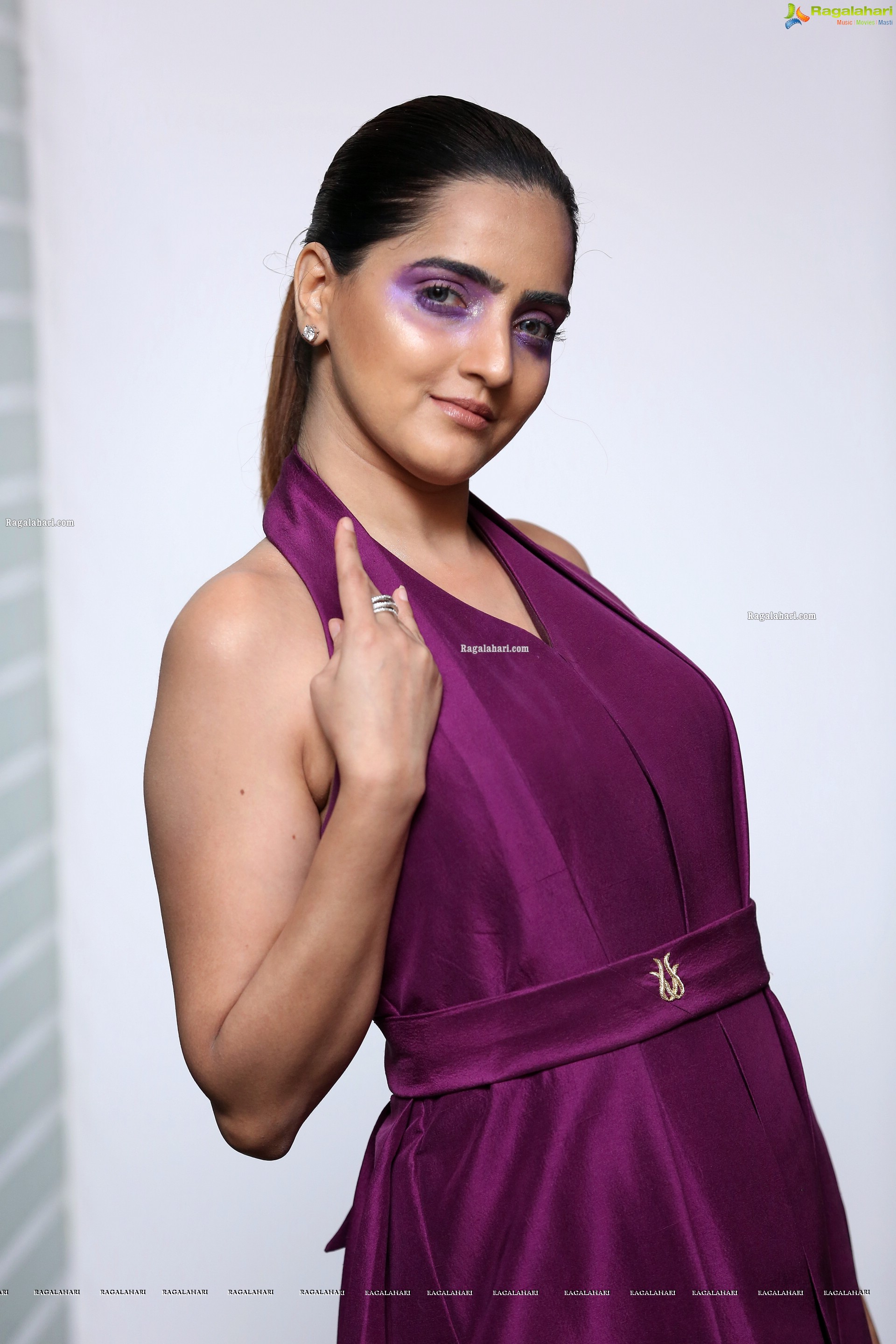 Pooja Thakur at New Mercedes-Benz GLC with MBUX Launch Party HD)