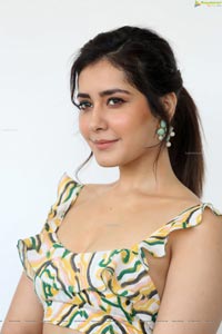 Raashi Khanna at Prati Roju Pandage Interview