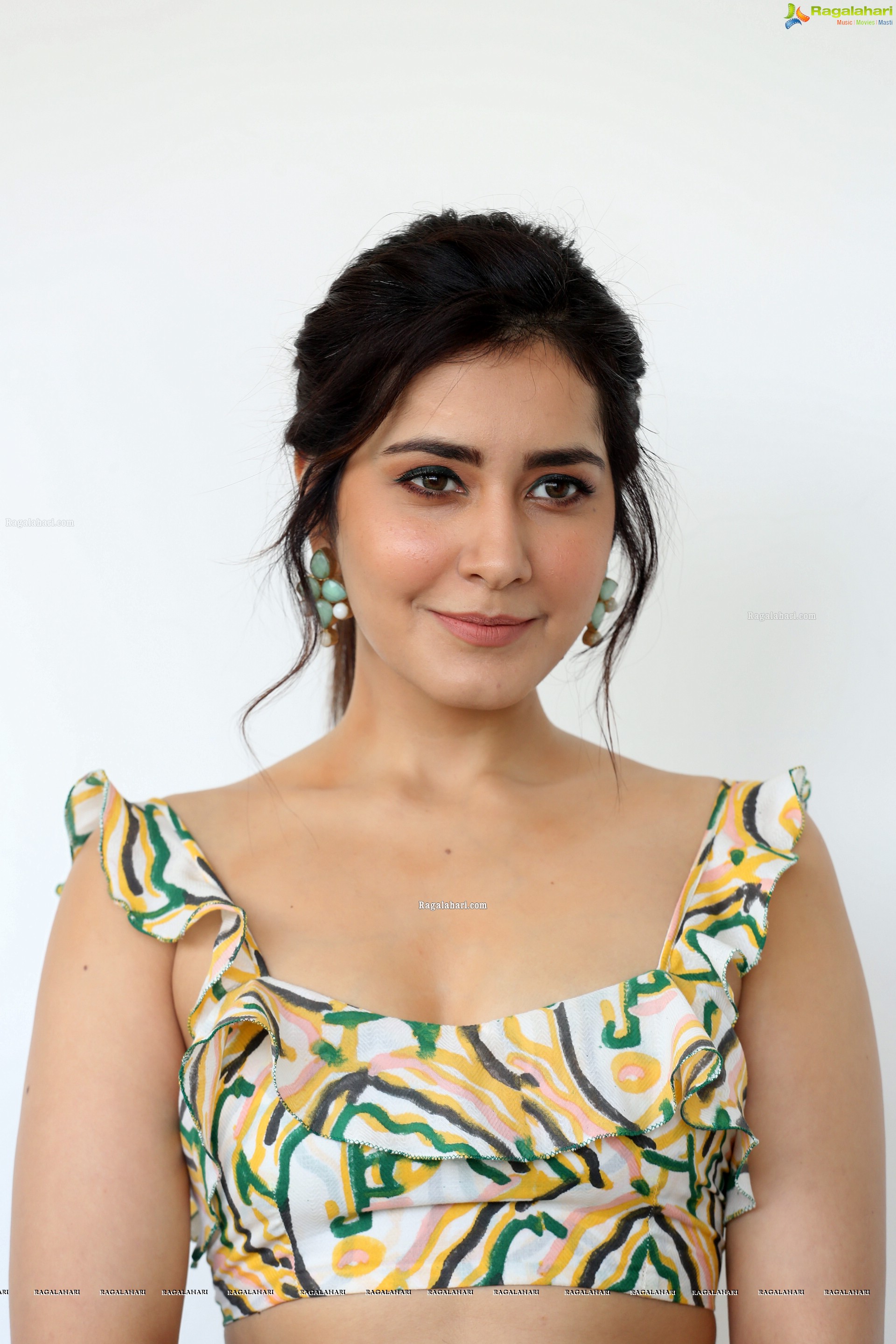 Raashi Khanna at Prati Roju Pandage Movie Interview - HD Gallery