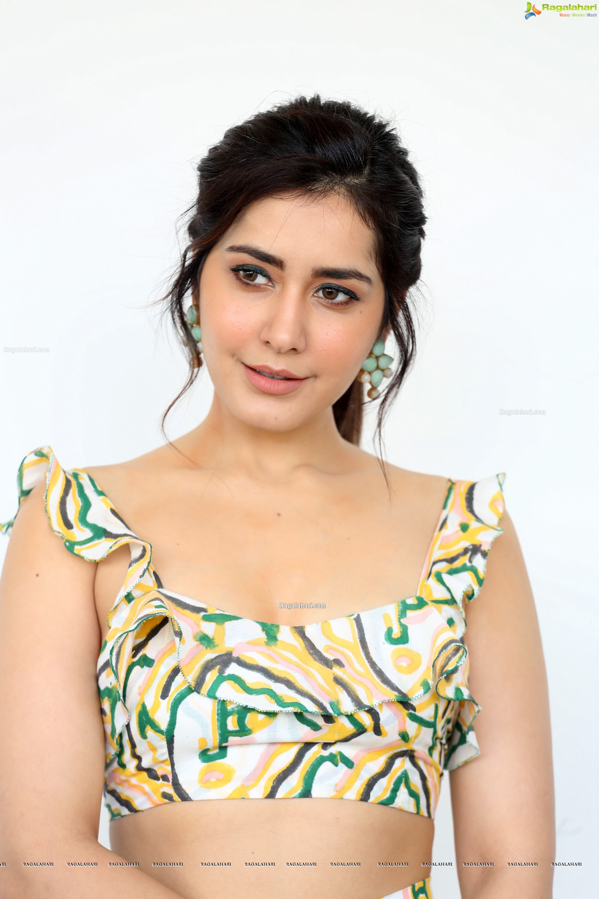 Raashi Khanna at Prati Roju Pandage Movie Interview - HD Gallery