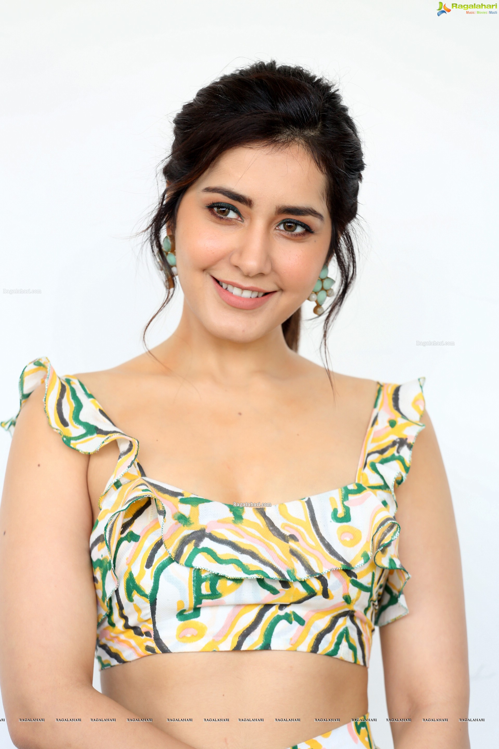 Raashi Khanna at Prati Roju Pandage Movie Interview - HD Gallery