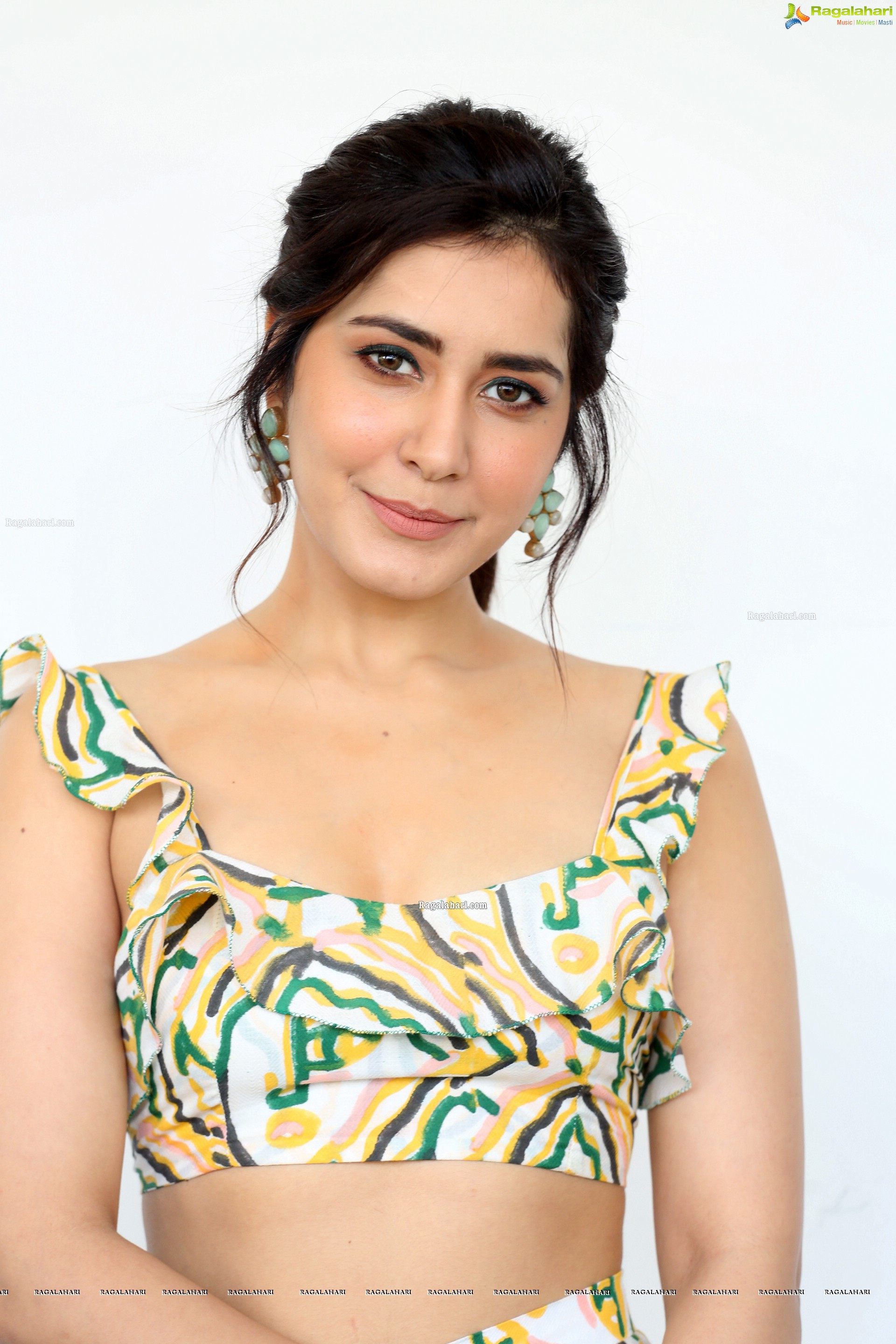 Raashi Khanna at Prati Roju Pandage Movie Interview - HD Gallery