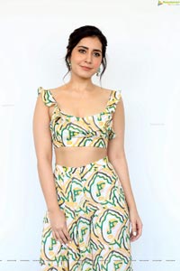 Raashi Khanna at Prati Roju Pandage Interview