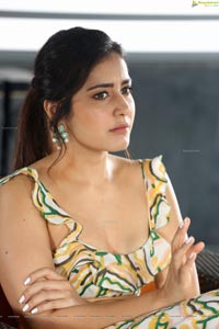 Raashi Khanna at Prati Roju Pandage Interview