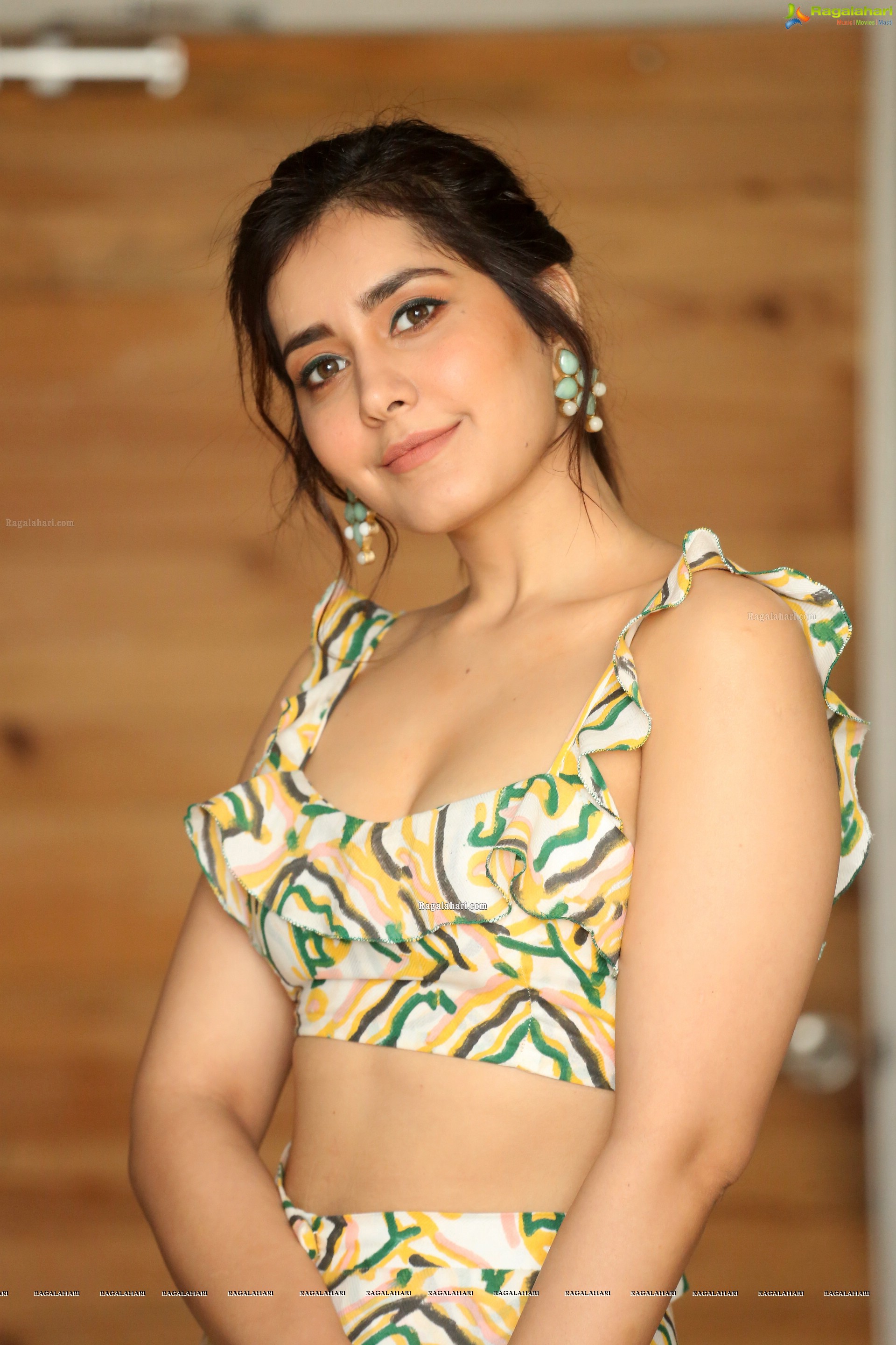 Raashi Khanna at Prati Roju Pandage Movie Interview - HD Gallery