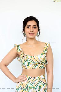 Raashi Khanna at Prati Roju Pandage Interview