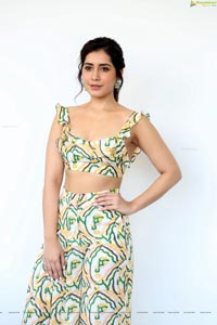 Raashi Khanna at Prati Roju Pandage Interview