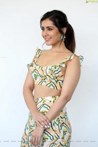 Raashi Khanna at Prati Roju Pandage Interview