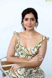 Raashi Khanna at Prati Roju Pandage Interview